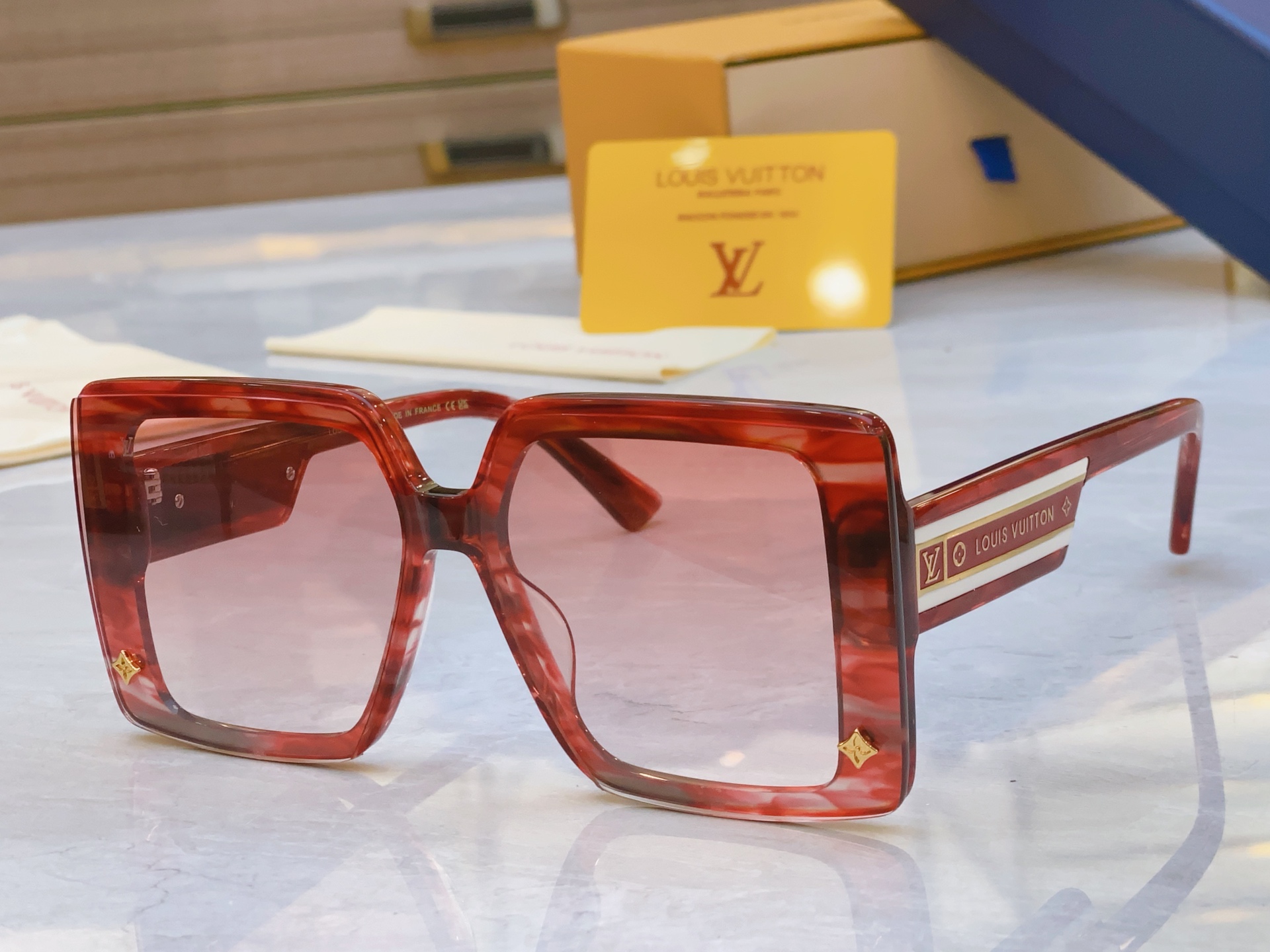 ，【LOUIS VUITTO*】路易*威登新款太阳镜，MODEL：Z6028E，SIZE：67口14-1