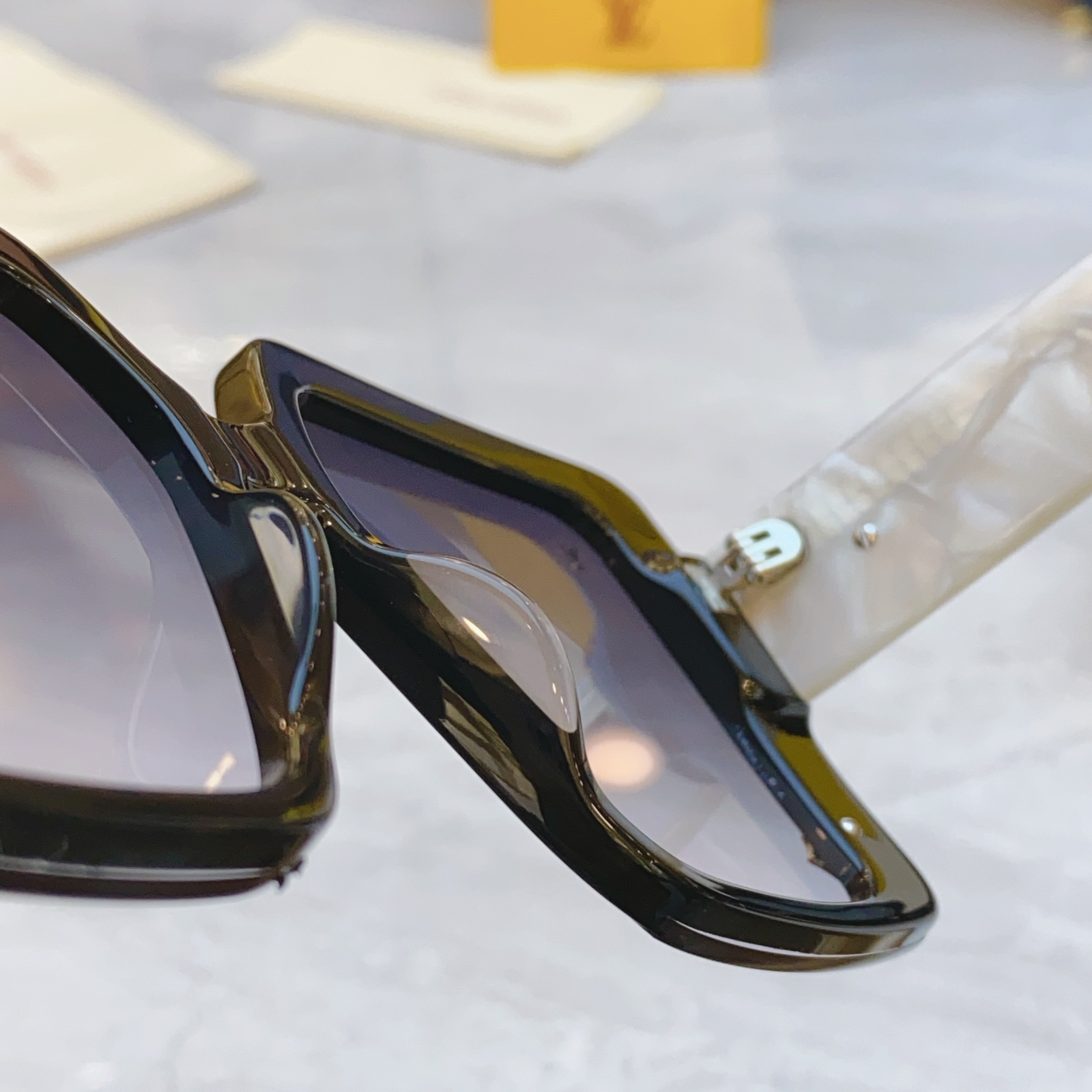 ，【LOUIS VUITTO*】路易*威登新款太阳镜，MODEL：Z6028E，SIZE：67口14-1