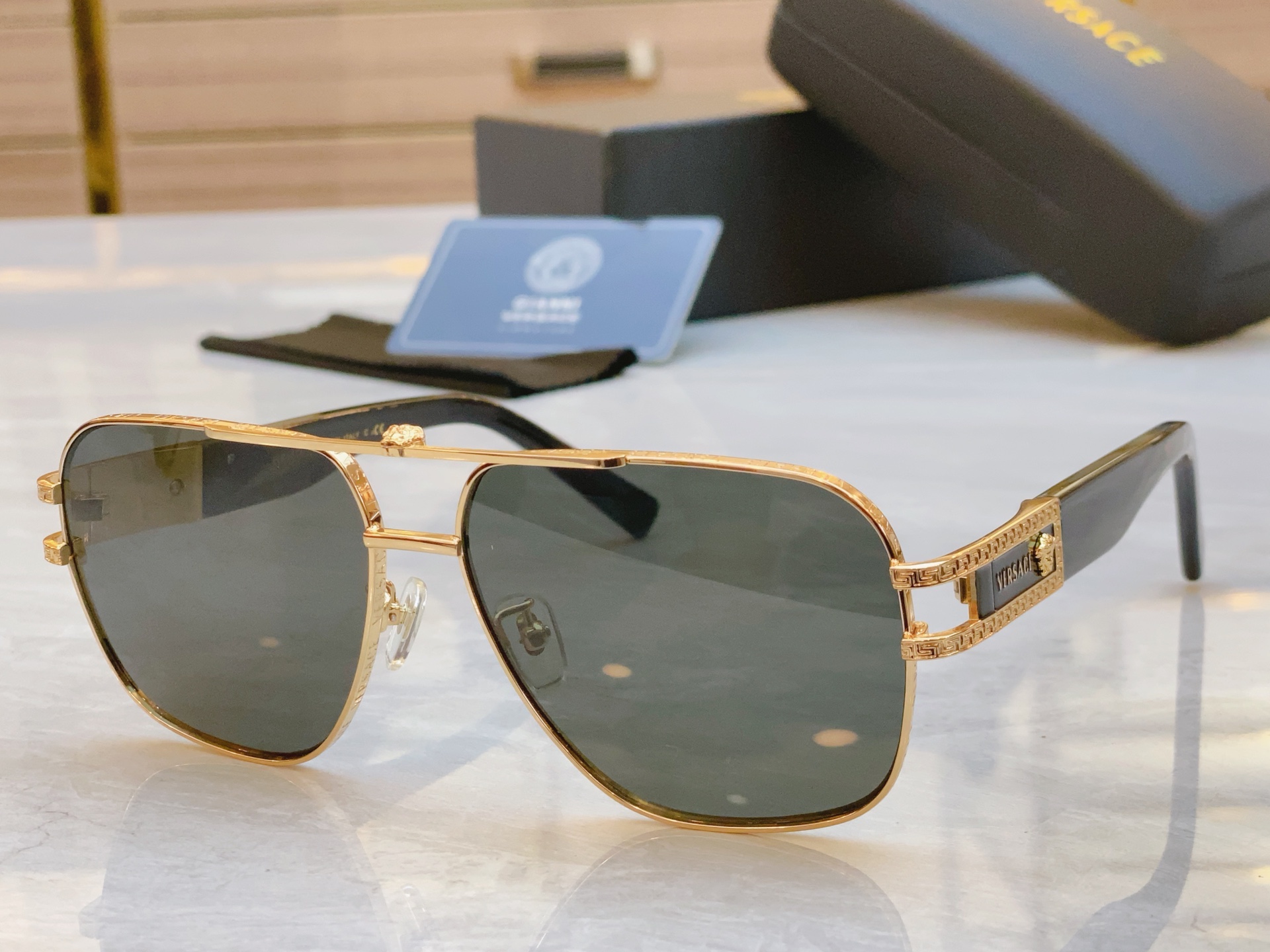 ，【VERSAC*】范思*哲新款太阳镜，MODEL：VE 5698，SIZE：61口14-145
