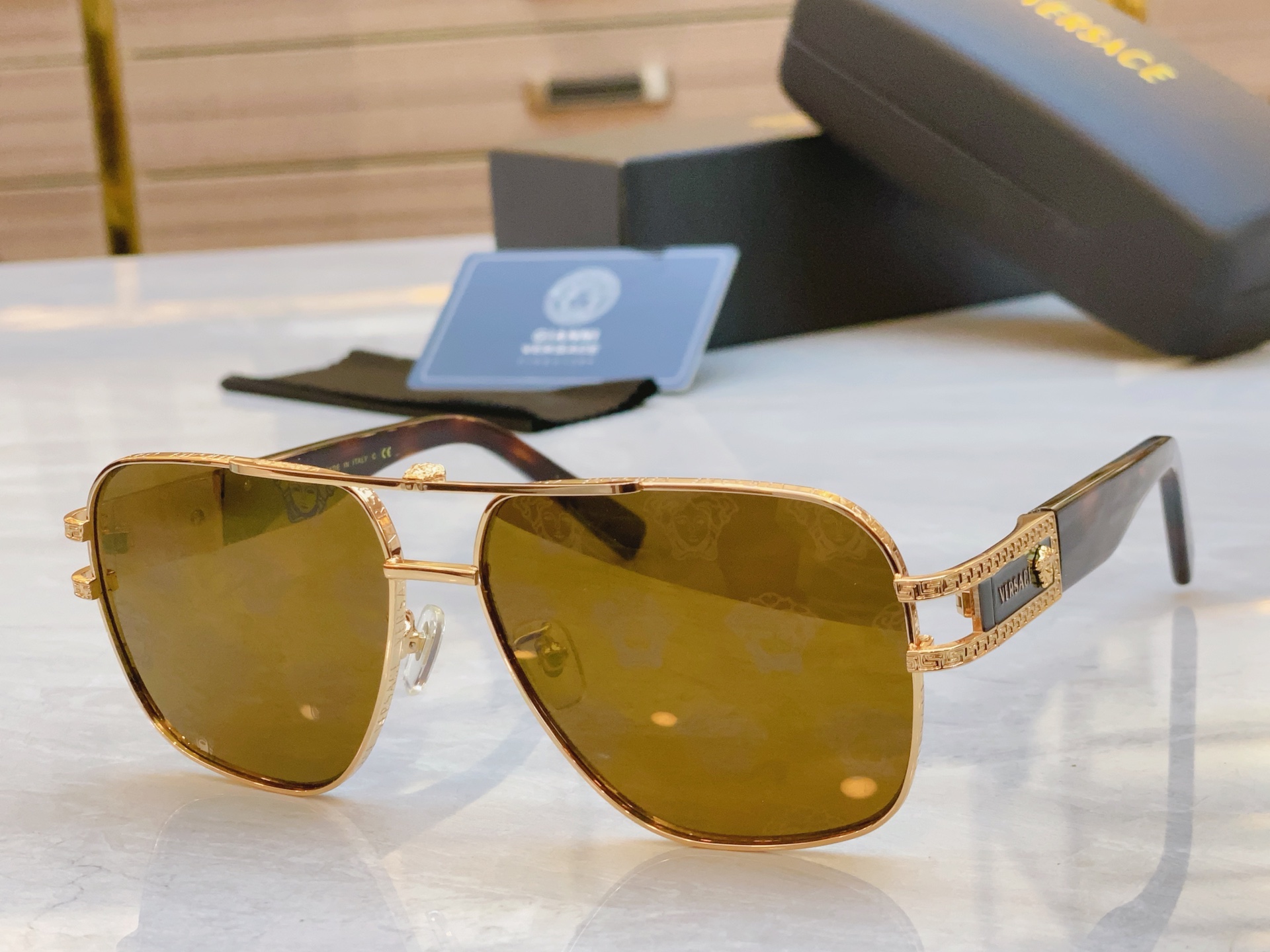 ，【VERSAC*】范思*哲新款太阳镜，MODEL：VE 5698，SIZE：61口14-145