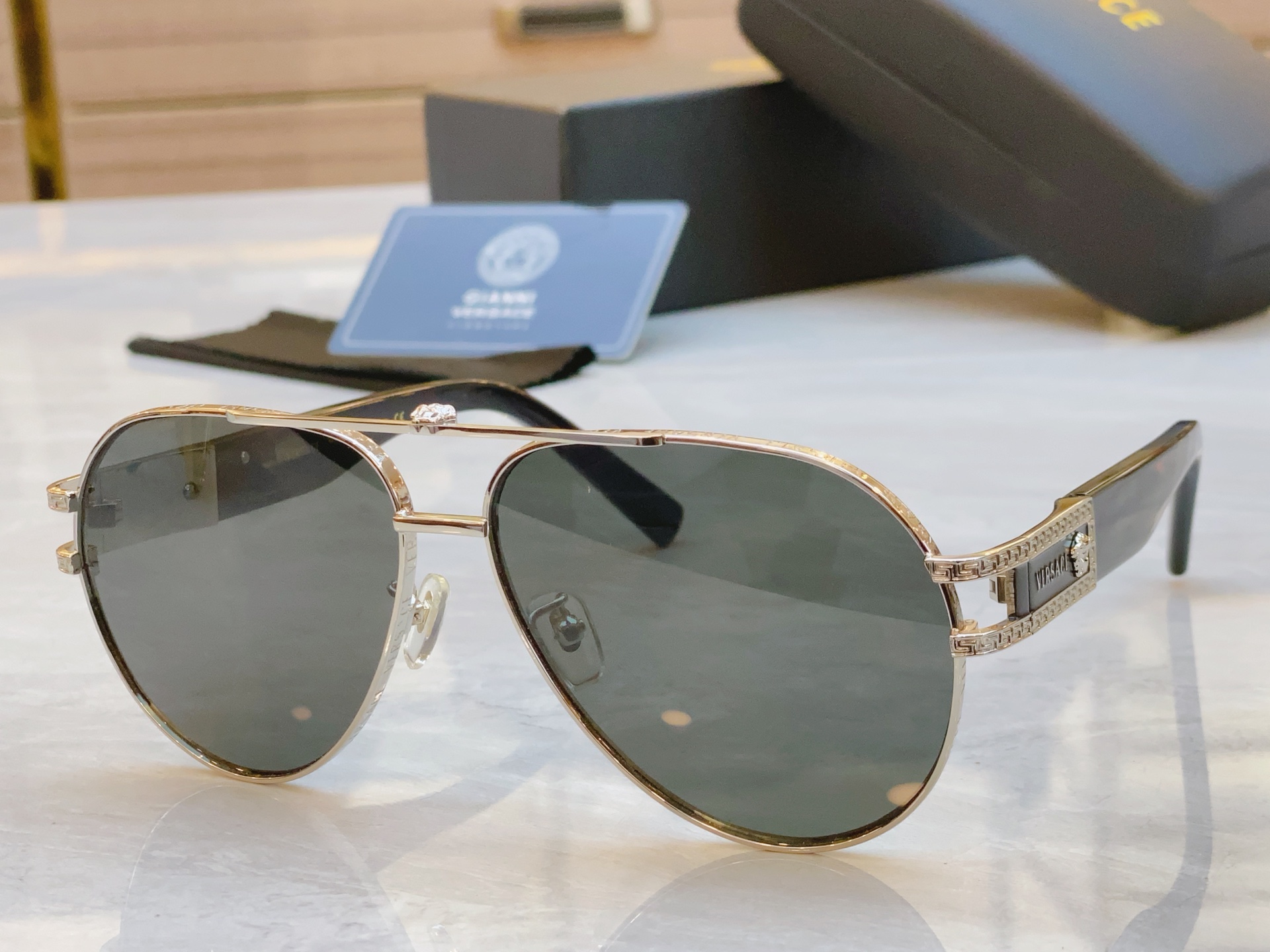 ，【VERSAC*】范思*哲新款太阳镜，MODEL：VE 5699，SIZE：62口13-145