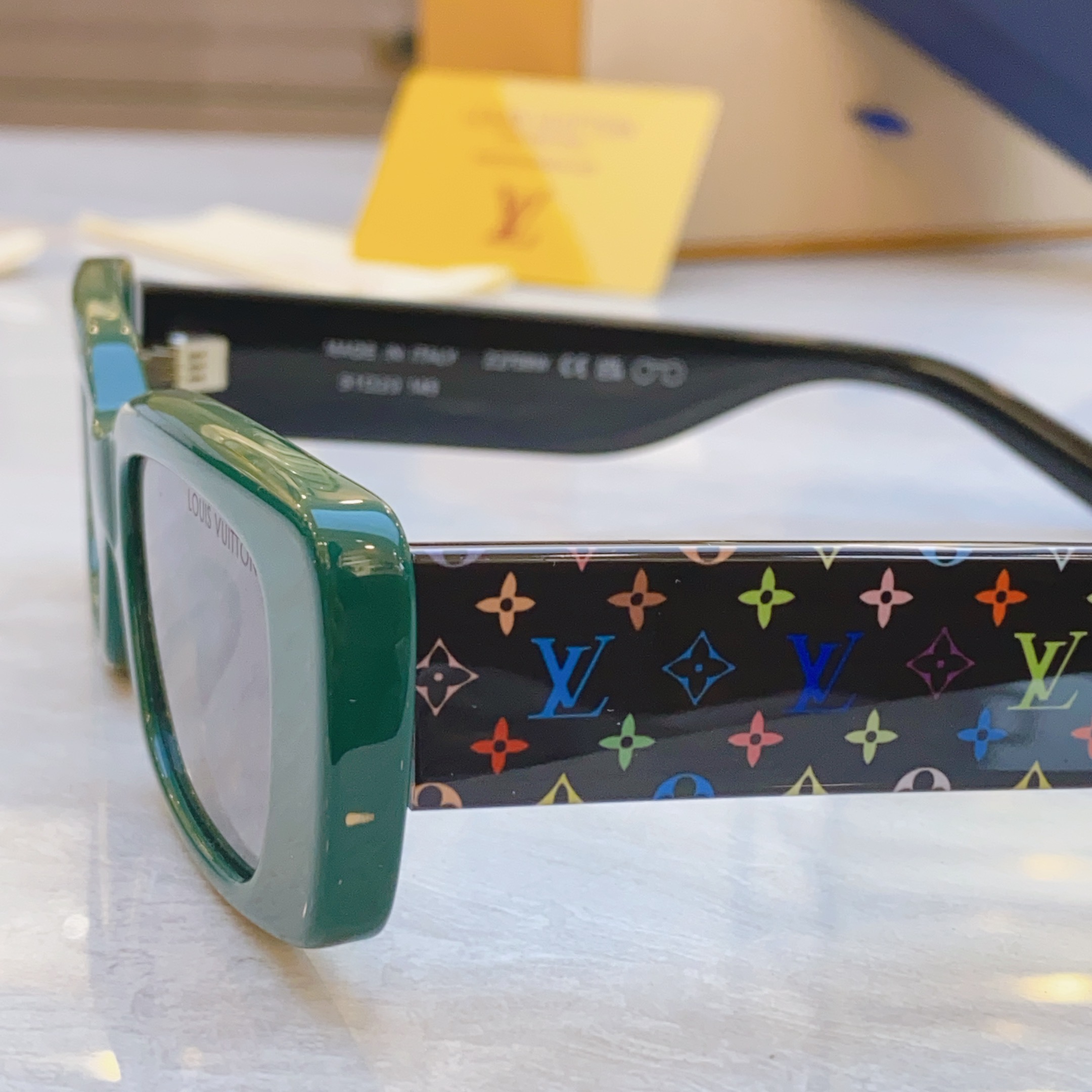 ，【LOUIS VUITTO*】路易*威登新款太阳镜，MODEL：Z2709W，SIZE：51口20-1