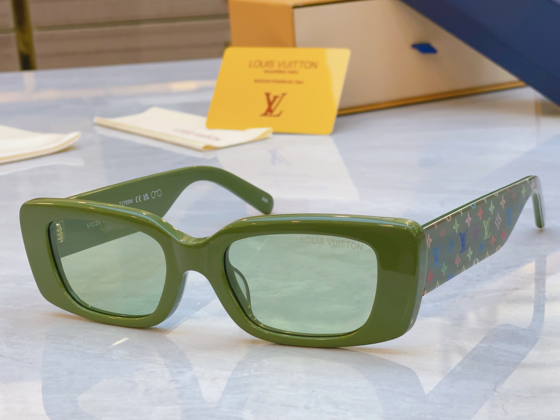 ，【LOUIS VUITTO*】路易*威登新款太阳镜，MODEL：Z2709W，SIZE：51口20-1