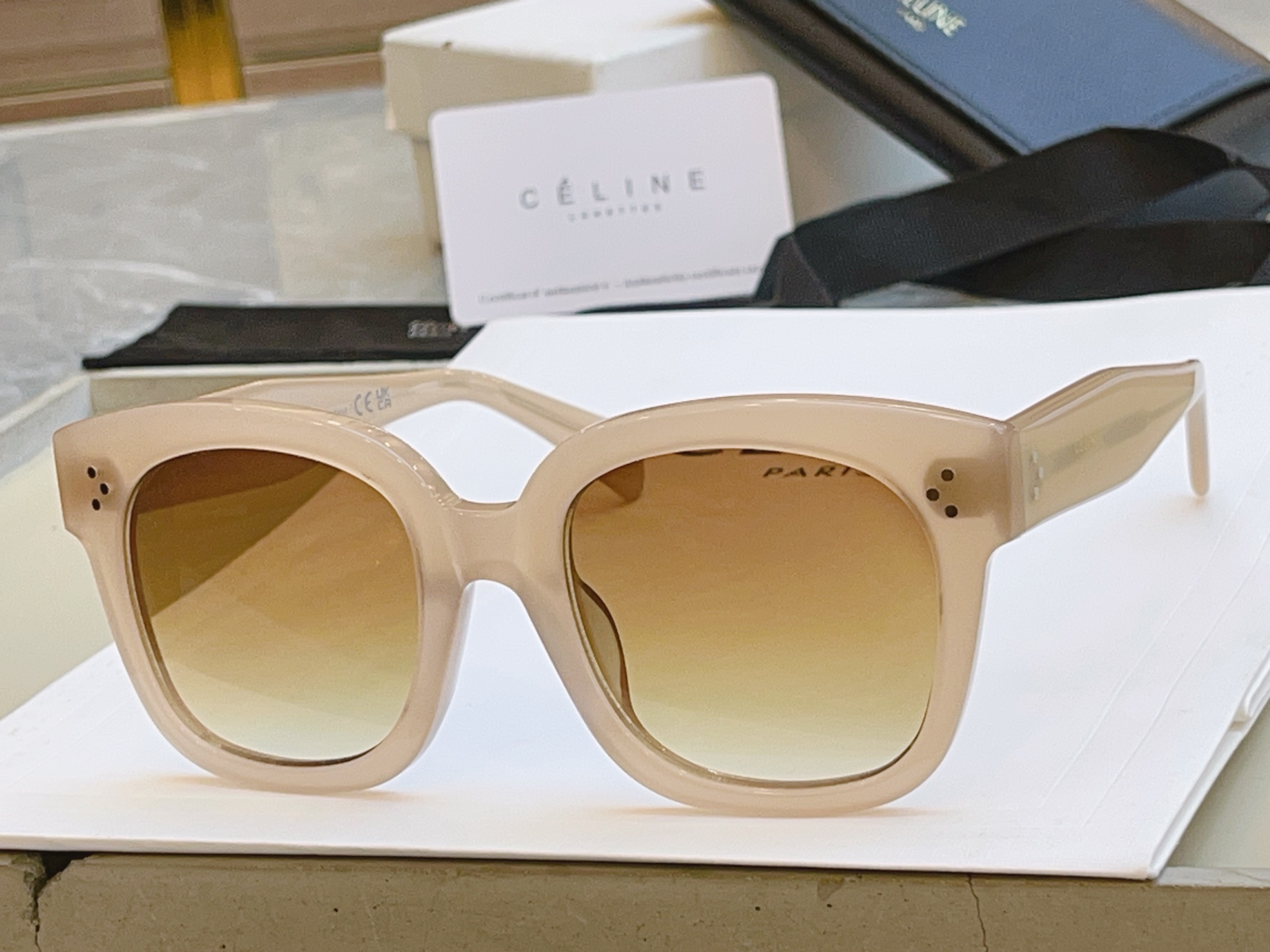 ，【CELIN*】赛*琳太阳镜款，翻单到货，MODELCL4002UN。SIZE54口22-145