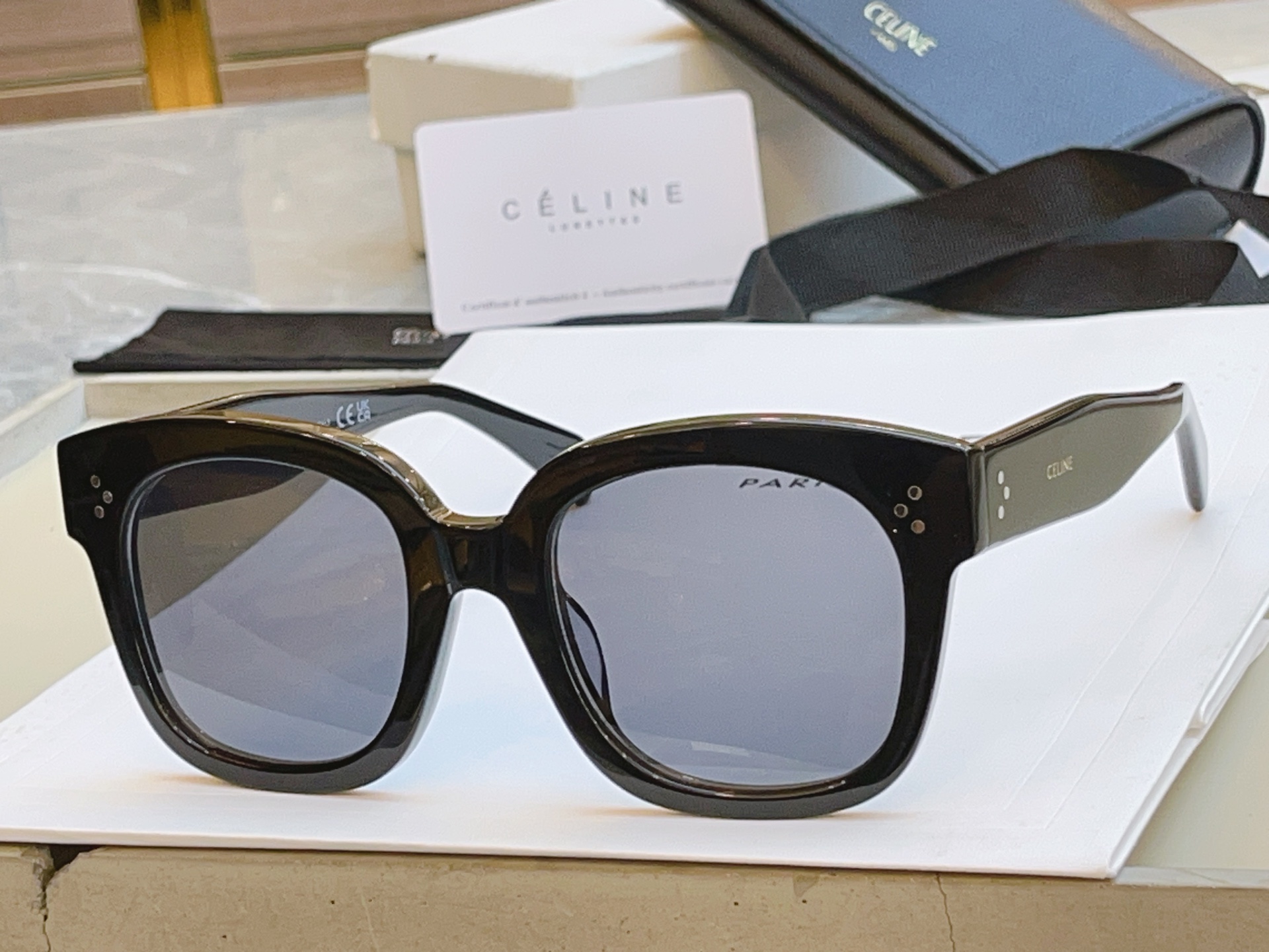 ，【CELIN*】赛*琳太阳镜款，翻单到货，MODELCL4002UN。SIZE54口22-145