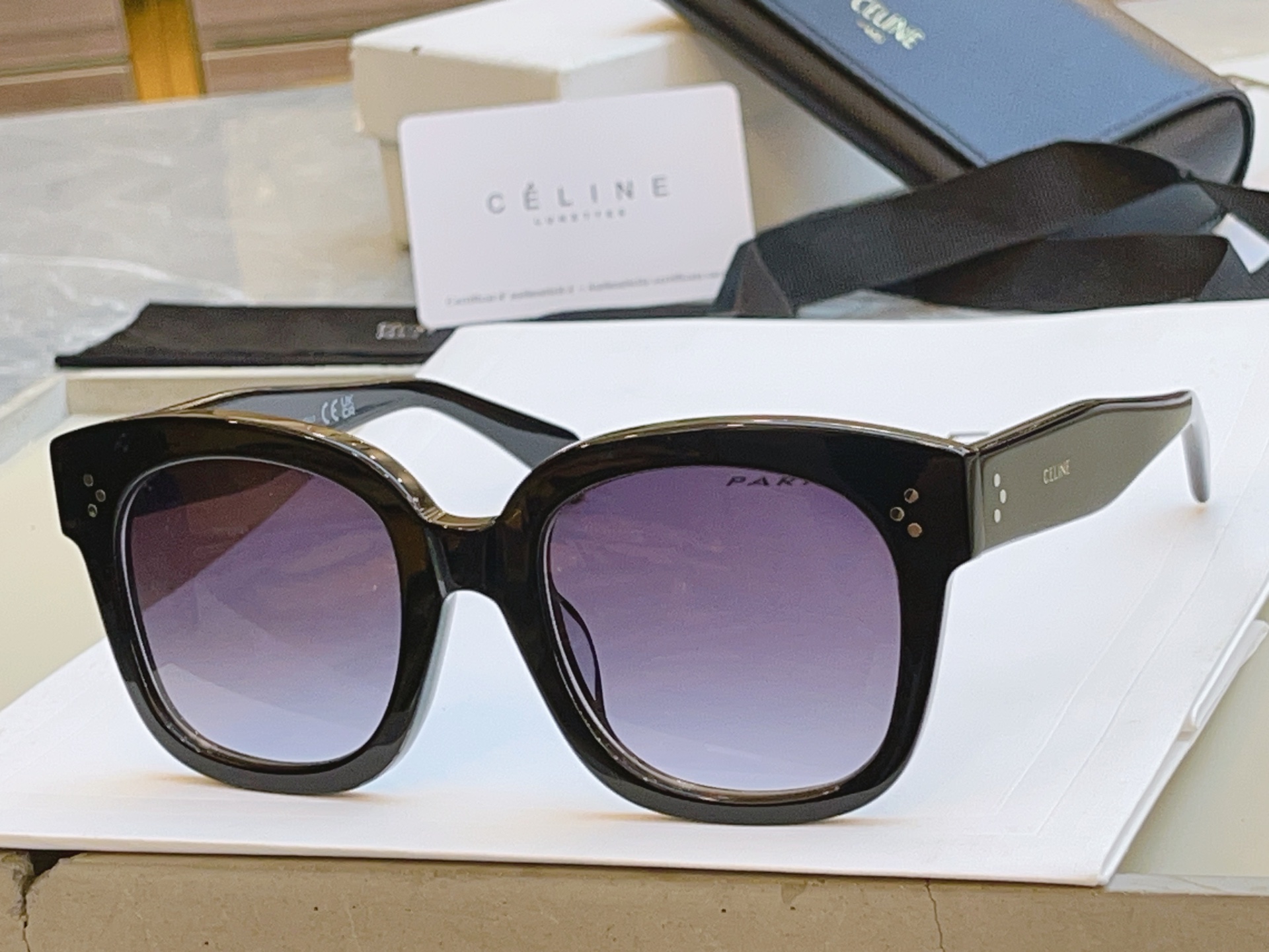 ，【CELIN*】赛*琳太阳镜款，翻单到货，MODELCL4002UN。SIZE54口22-145