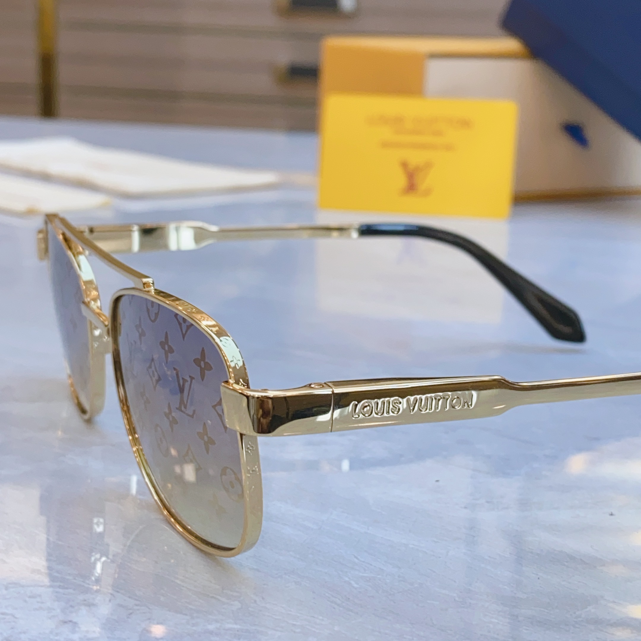 Louis Vuitton Z2270U Gold-Tone Metal Frame Sunglasses With Brown Gradient Lenses 11 i1748864642915 9621 0 9
