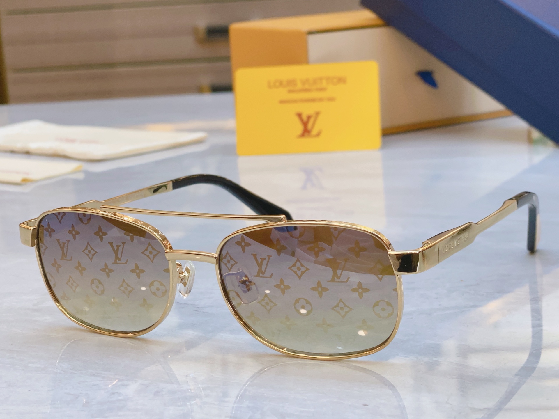 Louis Vuitton Z2270U Gold-Tone Metal Frame Sunglasses With Brown Gradient Lenses 10 i1748864663223 2200 0 8