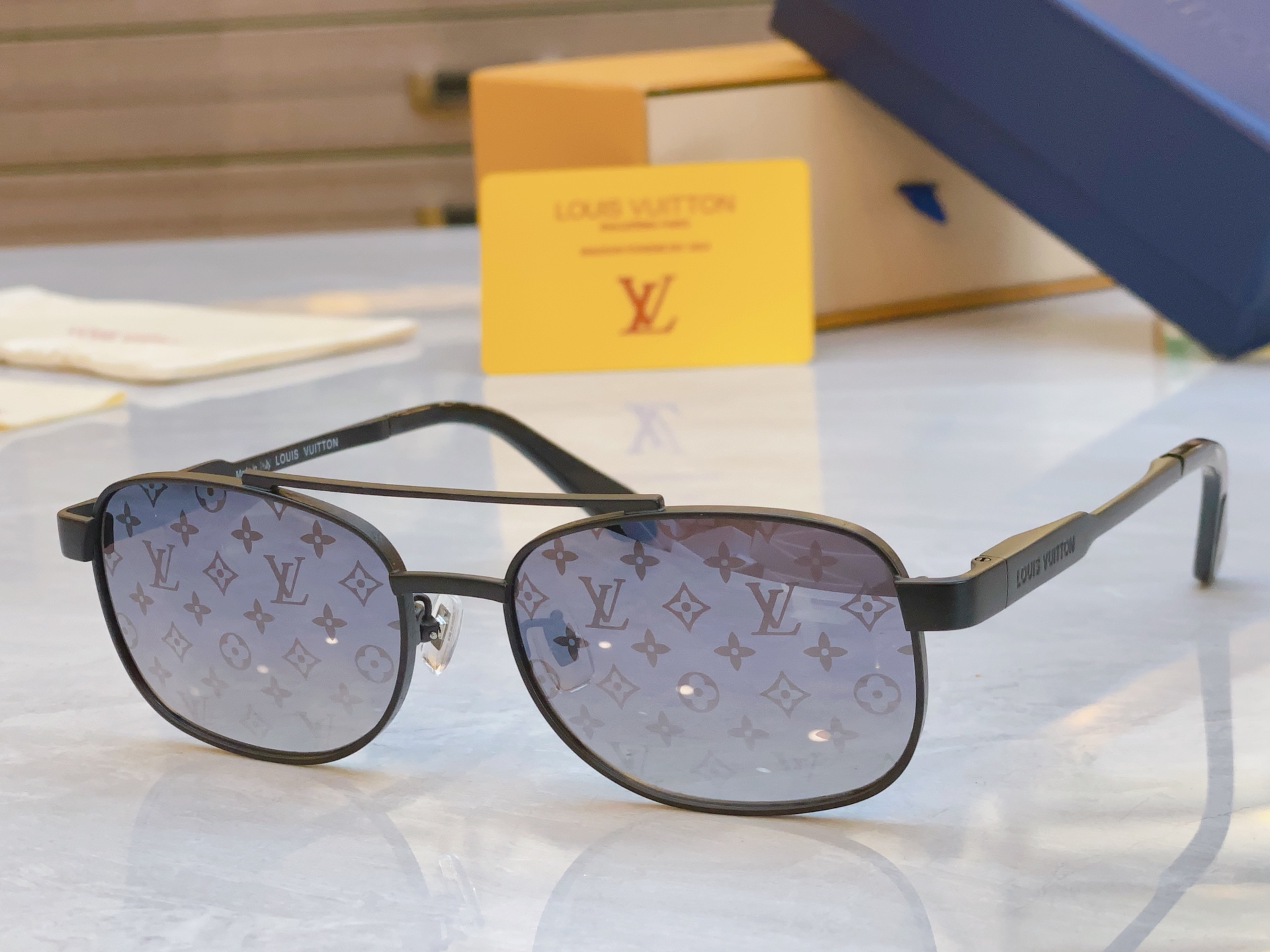 Louis Vuitton Z2270U Gold-Tone Metal Frame Sunglasses With Brown Gradient Lenses 5 i1748864663223 8695 0 3