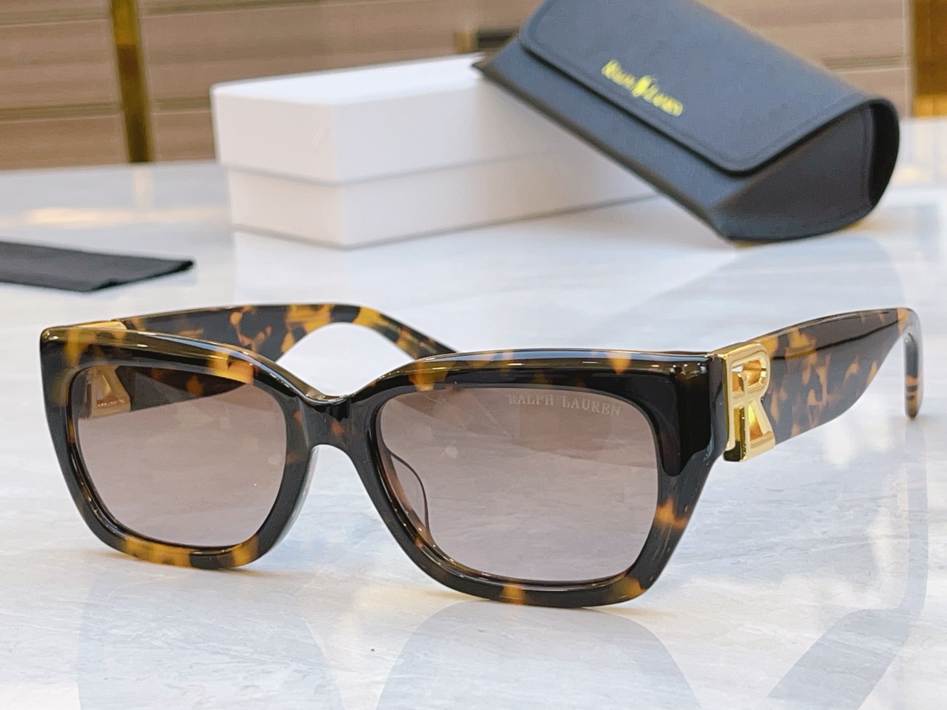 Ralph Lauren RL8222 Sunglasses, 55mm Lens, Stylish Eye Protection 6 i1749124530167 2680 0 4