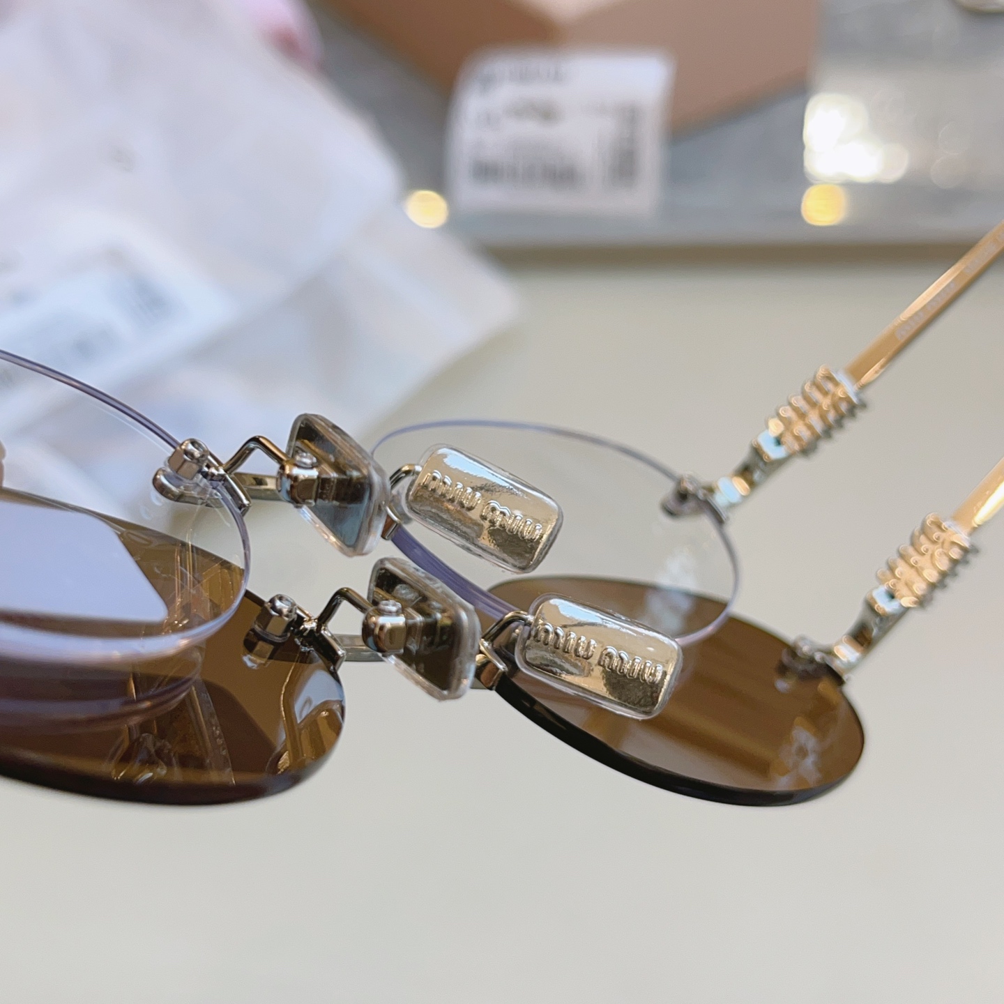 ，【MIUMI*】缪*缪新款太阳镜🕶️，ModSMU A54，SIZE51-20-140