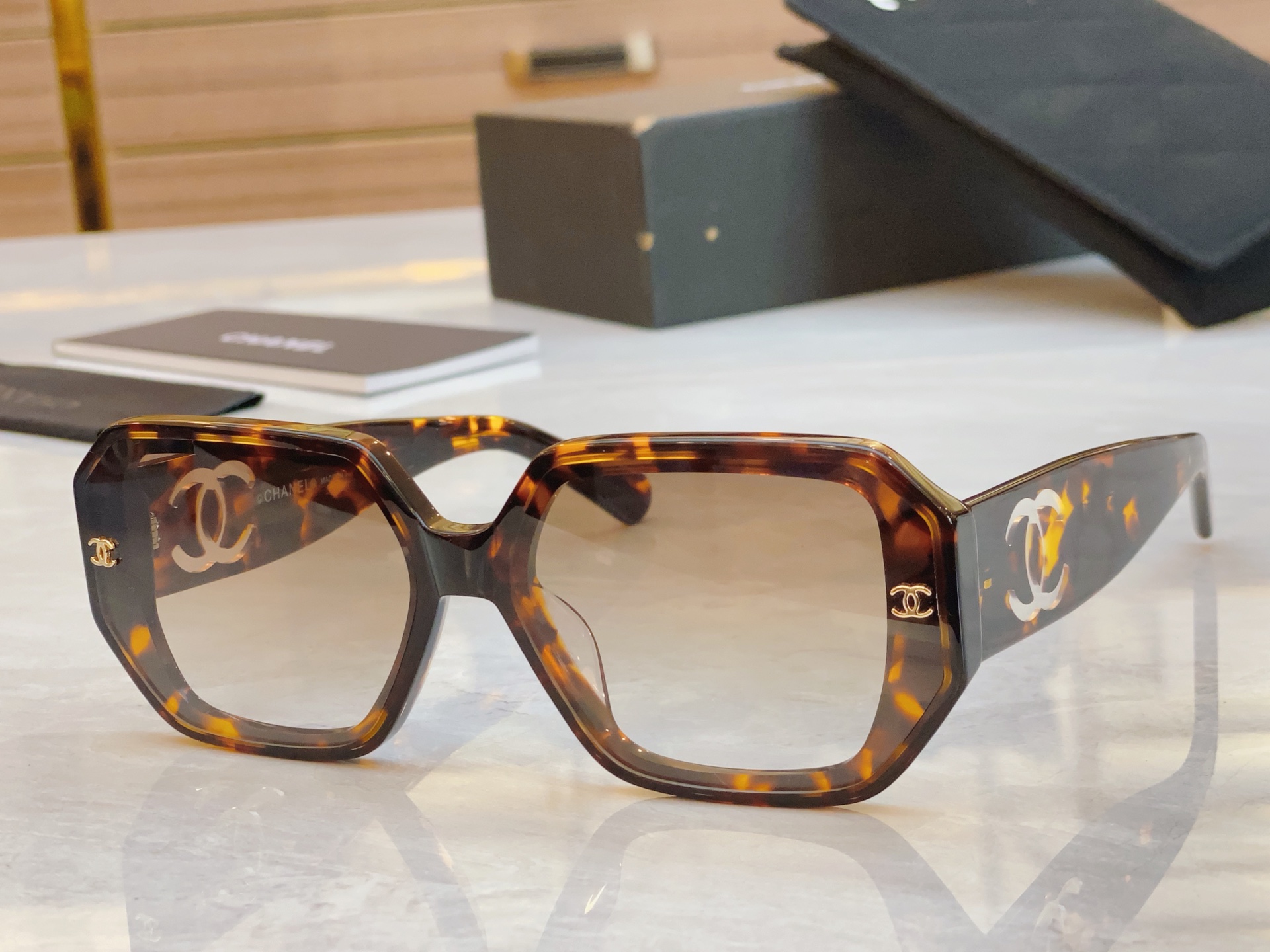 ，【CHANE*】香奈儿新款太阳镜🕶️🕶️，MODEL：CH6311，SIZE：61口16-145