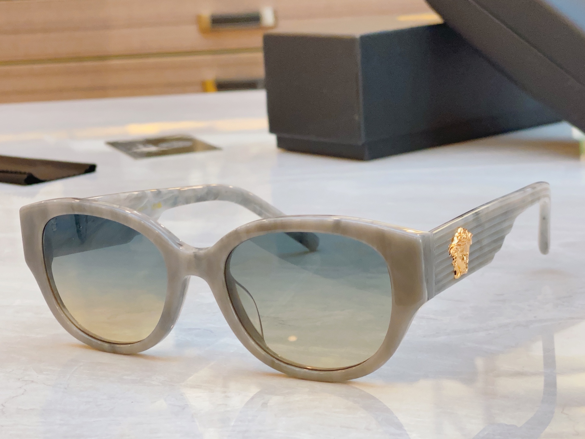，【VERSAC*】范思*哲新款太阳镜，MODEL：VE 6753，SIZE：54口20-145