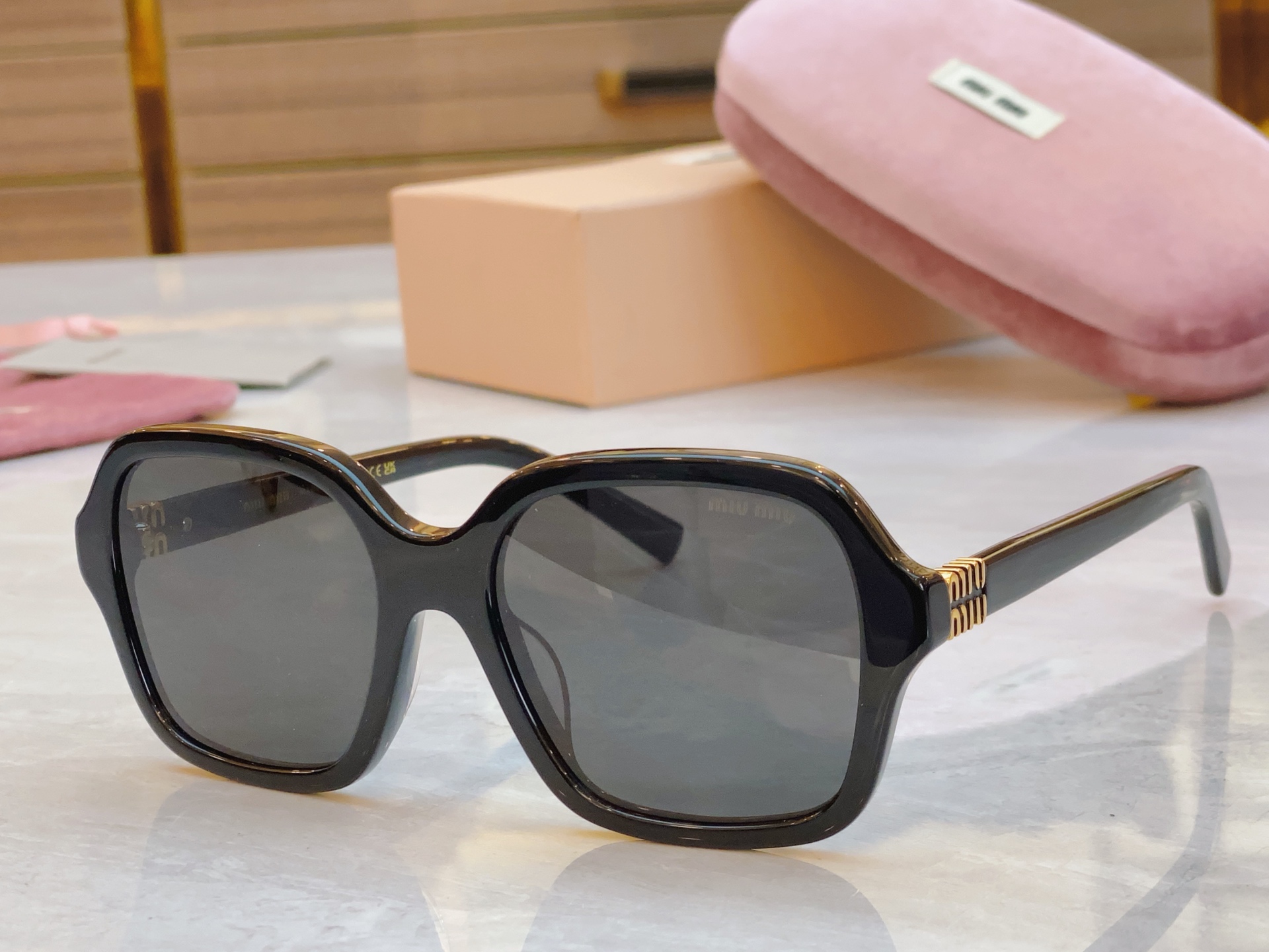 ，【MIU MI*】缪缪新款太阳镜，MODELMU A6286，SIZE：55口19-145