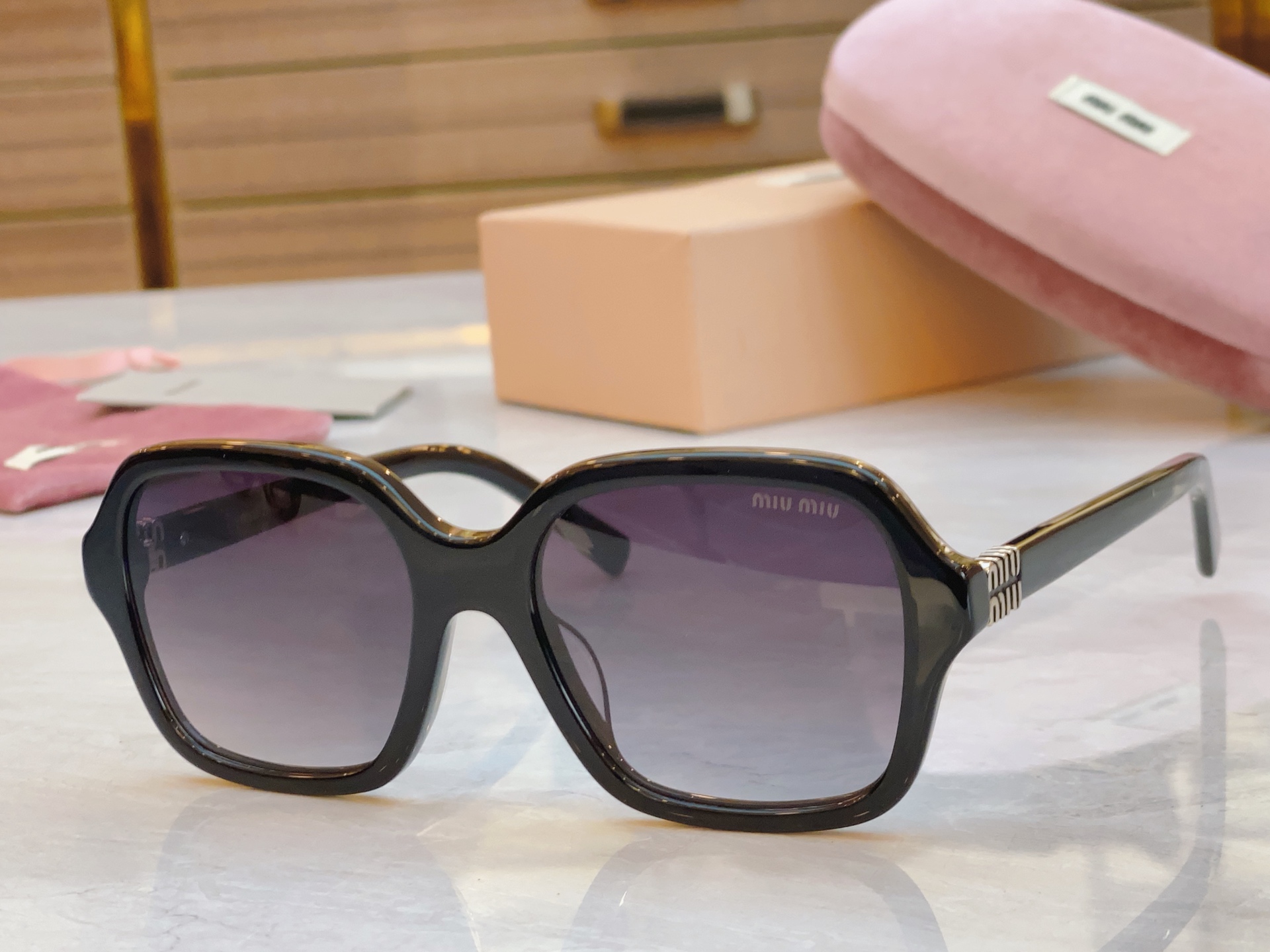 ，【MIU MI*】缪缪新款太阳镜，MODELMU A6286，SIZE：55口19-145