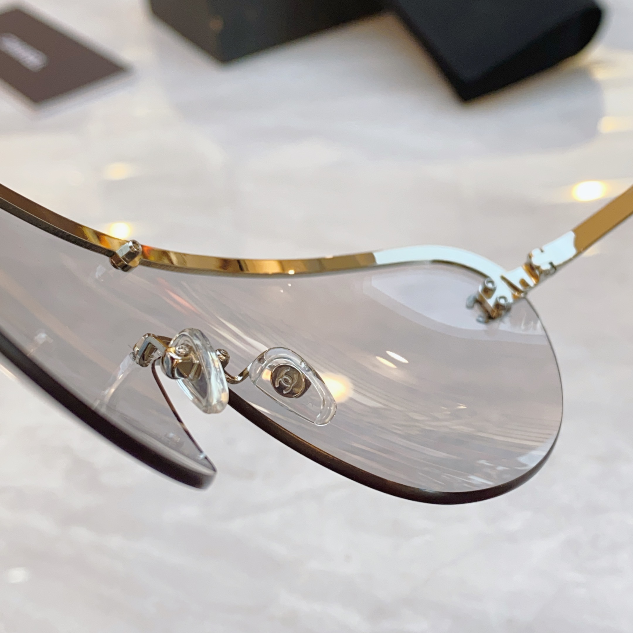 ，【CHANE*】香奈儿新款太阳镜🕶️🕶️，MODEL：CH9572，SIZE：153口0-122