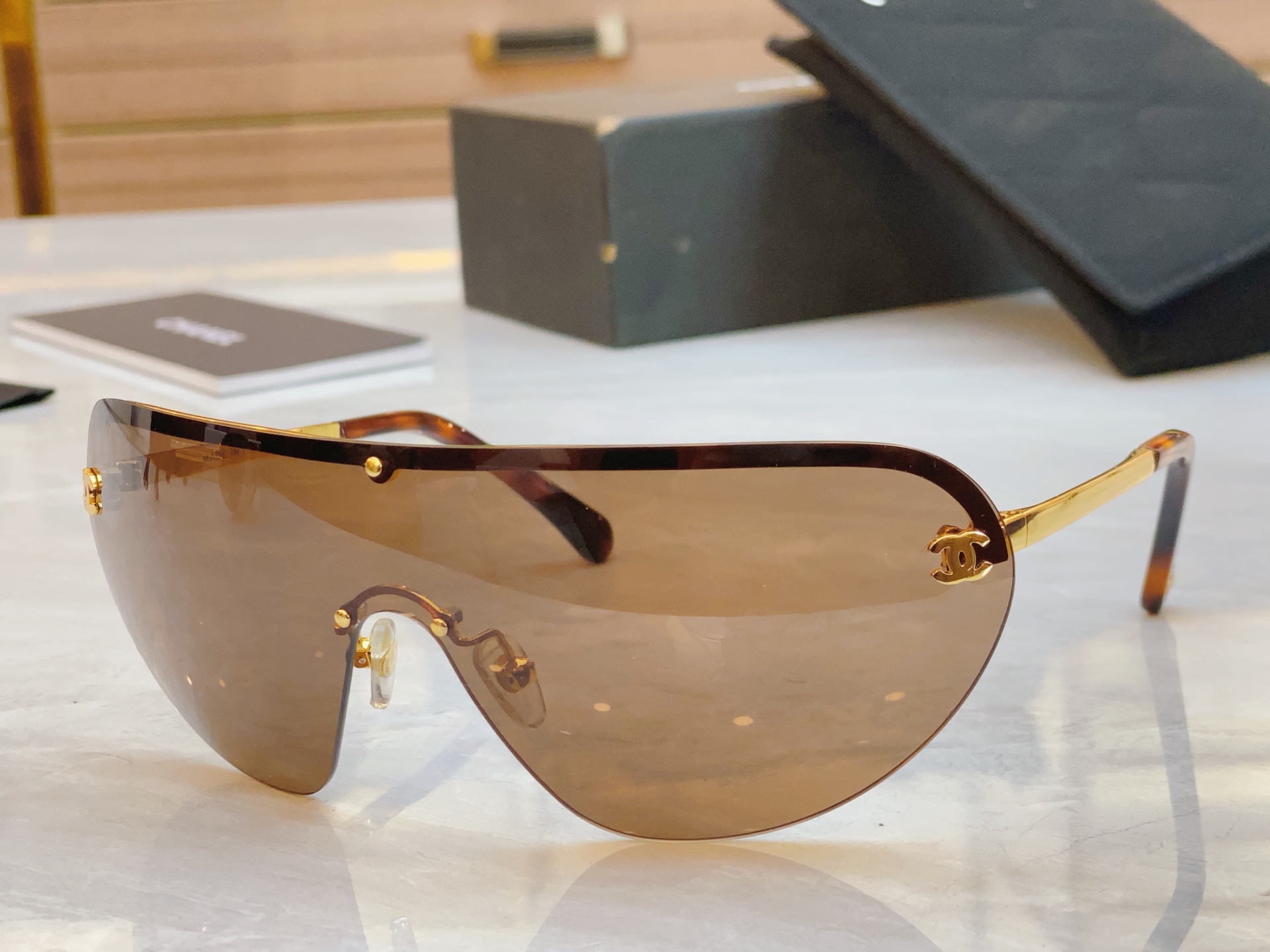 ，【CHANE*】香奈儿新款太阳镜🕶️🕶️，MODEL：CH9572，SIZE：153口0-122