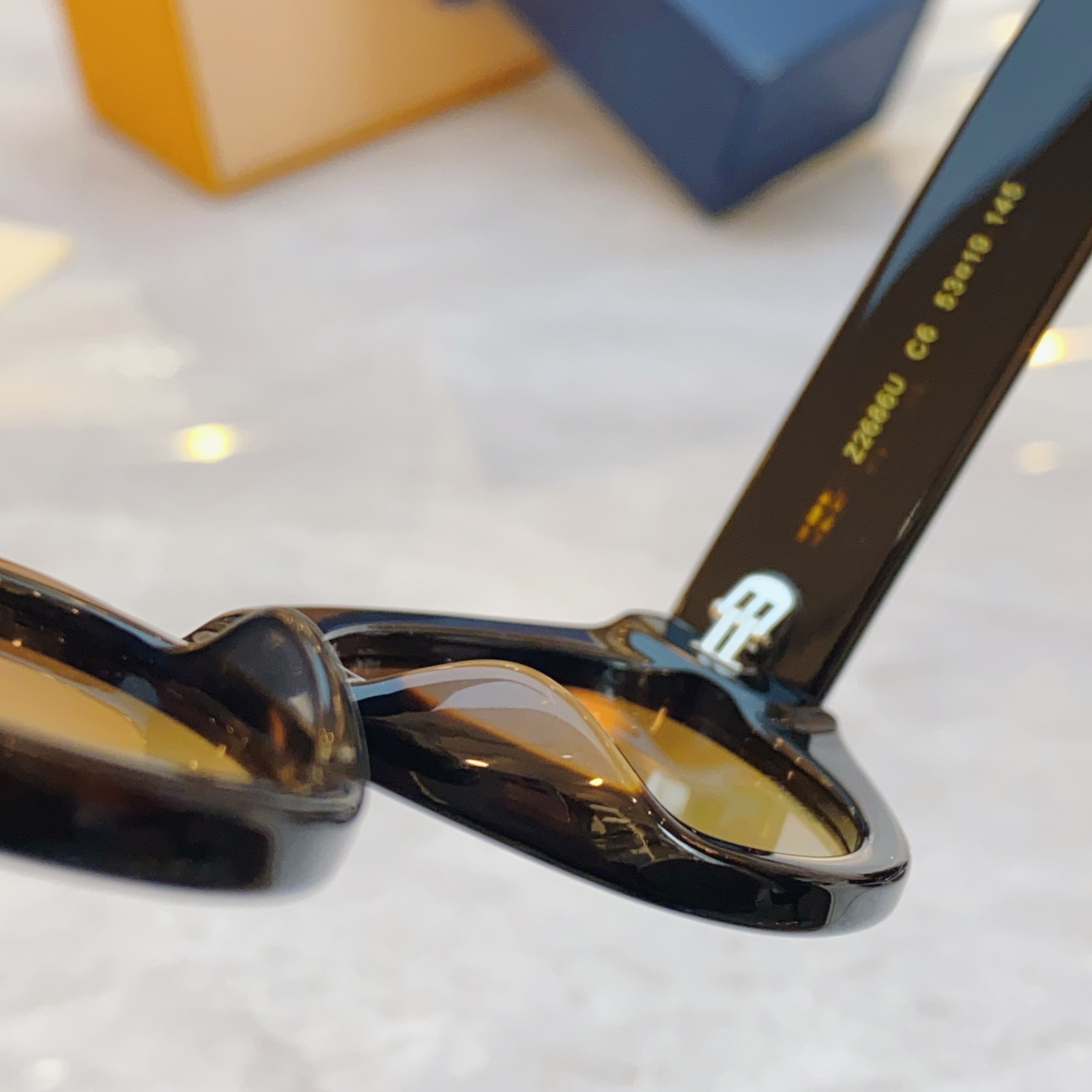 ，【LOUIS VUITTO*】路易*威登新款太阳镜，MODEL：Z2686U，SIZE：53口19-1