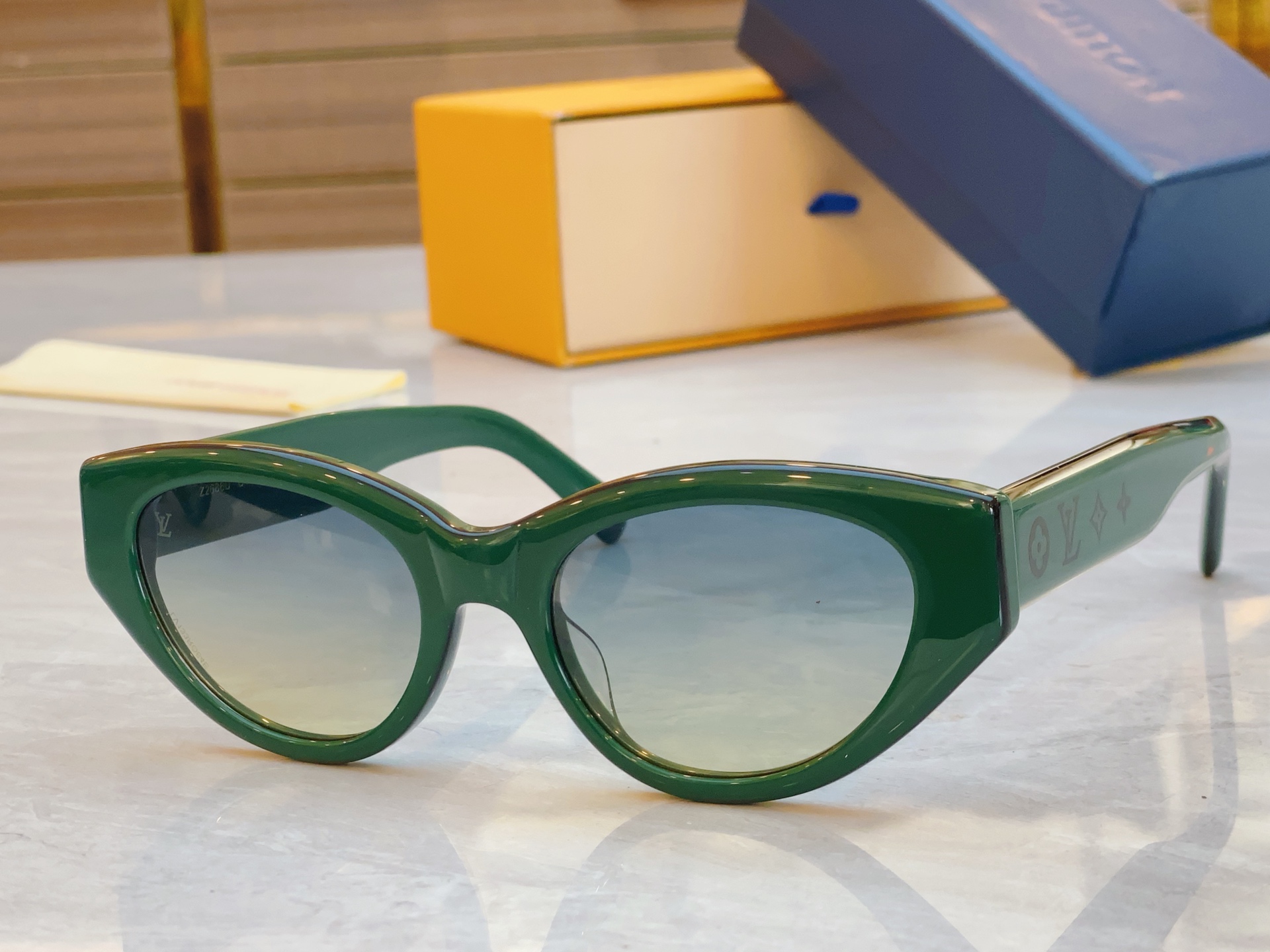 ，【LOUIS VUITTO*】路易*威登新款太阳镜，MODEL：Z2686U，SIZE：53口19-1