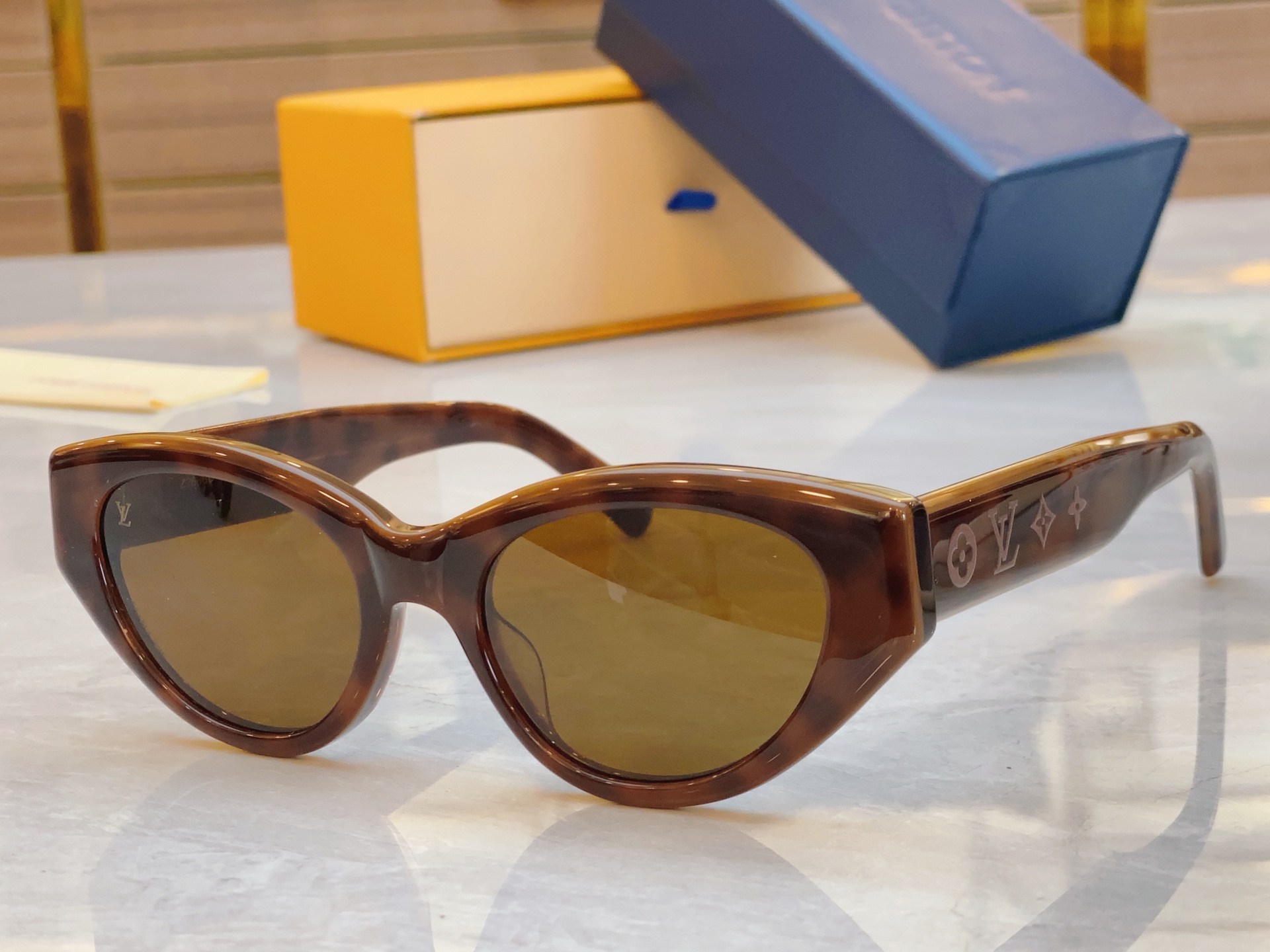 ，【LOUIS VUITTO*】路易*威登新款太阳镜，MODEL：Z2686U，SIZE：53口19-1