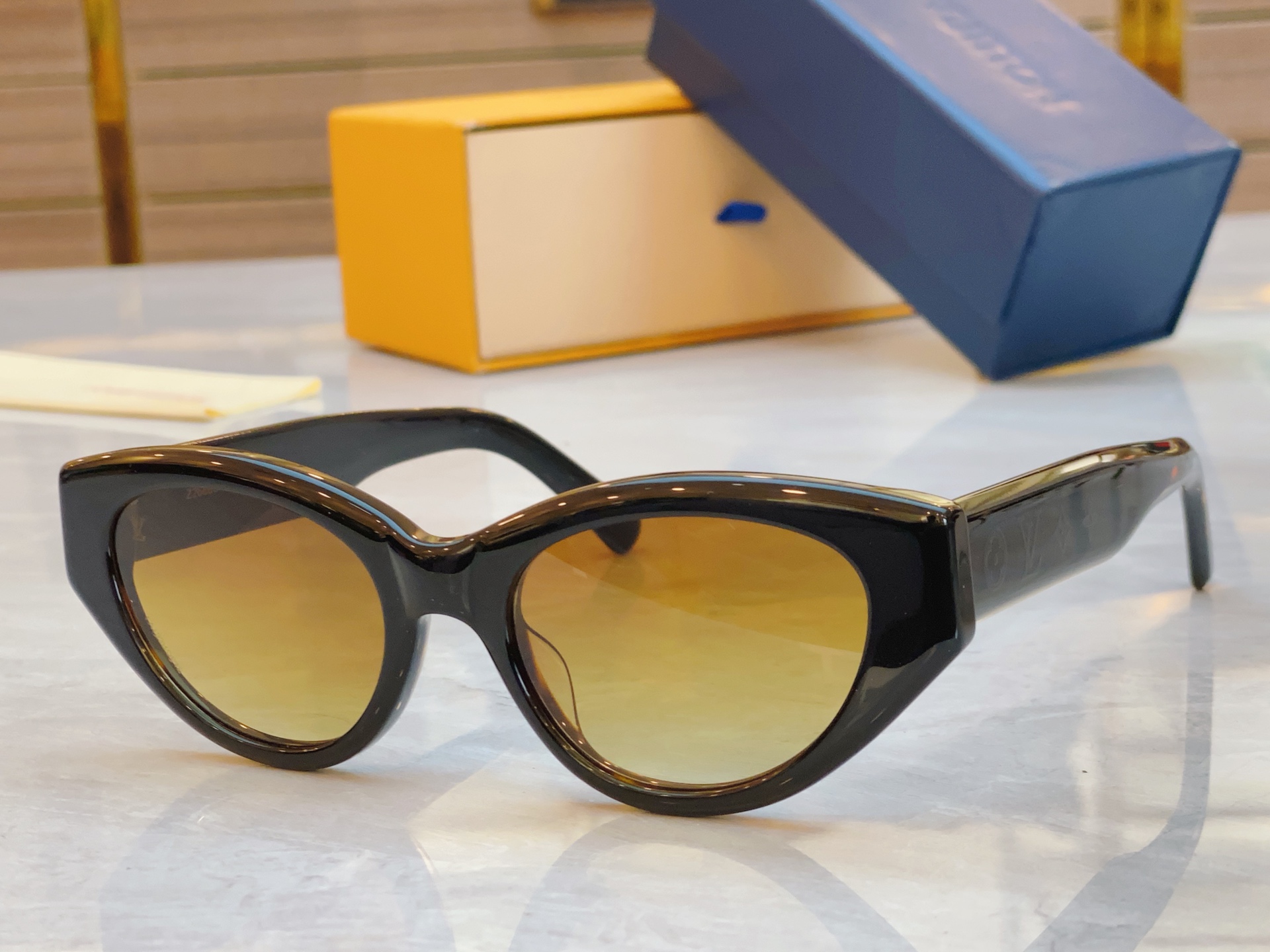 ，【LOUIS VUITTO*】路易*威登新款太阳镜，MODEL：Z2686U，SIZE：53口19-1