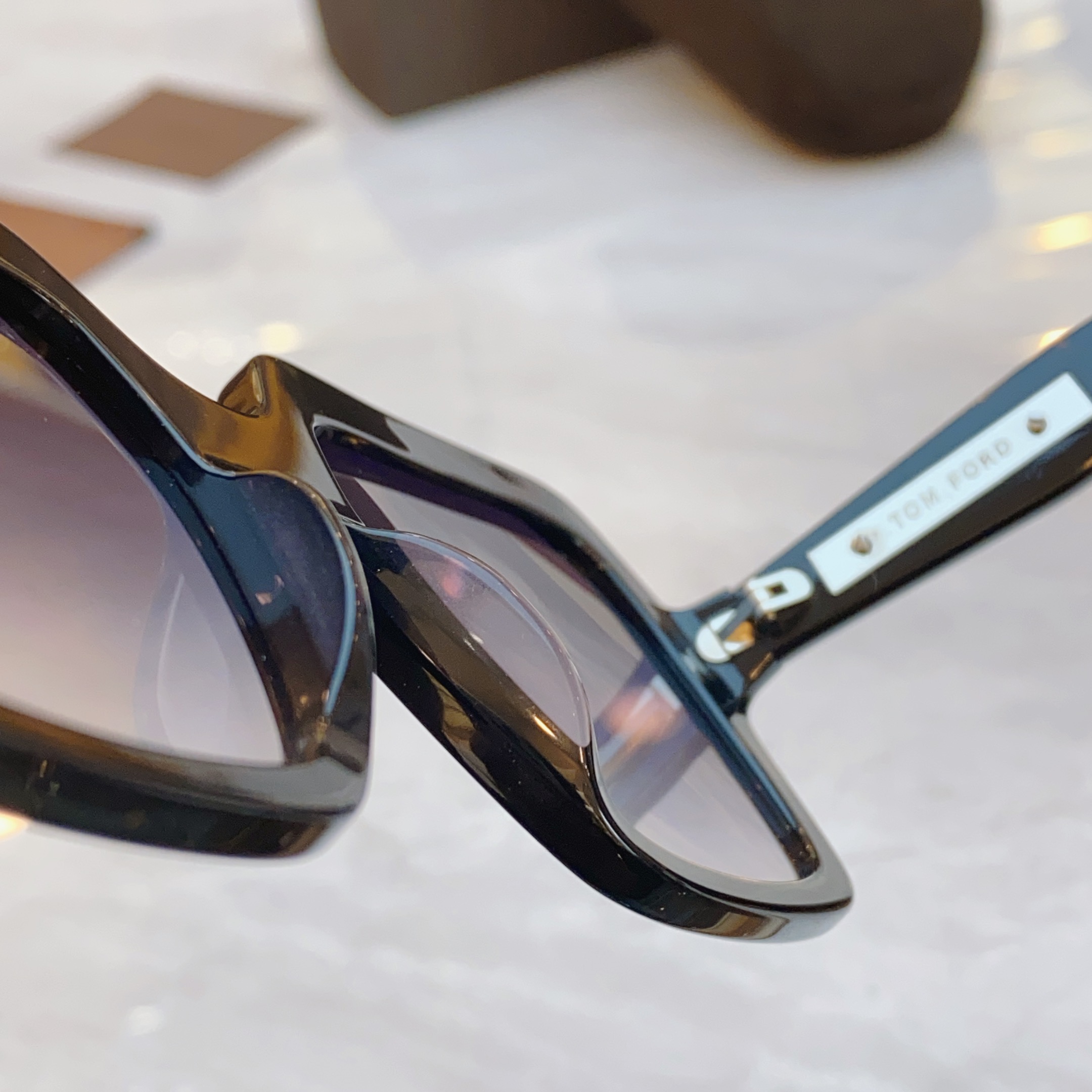 ，【TOM FOR*】汤姆*福特新款太阳镜🕶️，MODEL：FT1194，SIZE：55口21-135