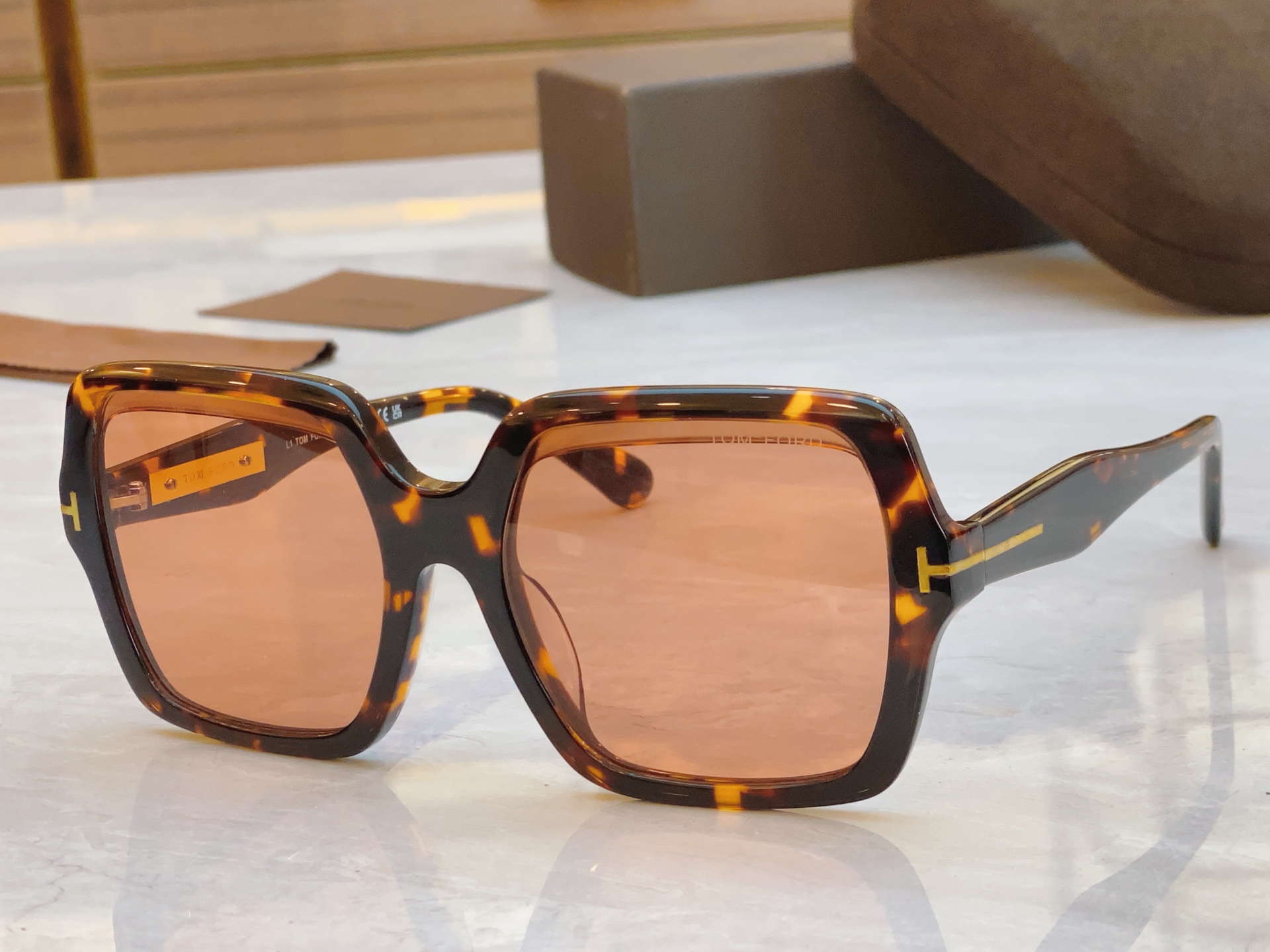 ，【TOM FOR*】汤姆*福特新款太阳镜🕶️，MODEL：FT1194，SIZE：55口21-135