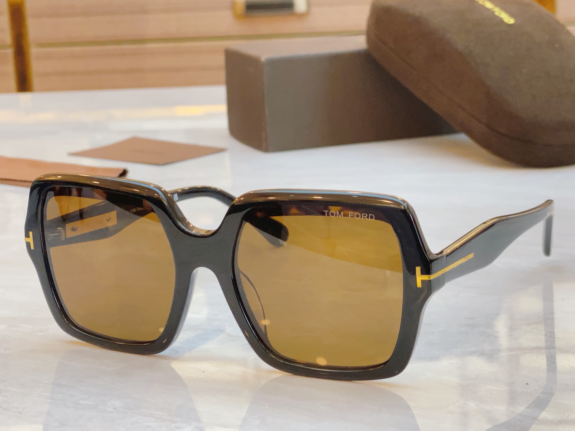 ，【TOM FOR*】汤姆*福特新款太阳镜🕶️，MODEL：FT1194，SIZE：55口21-135