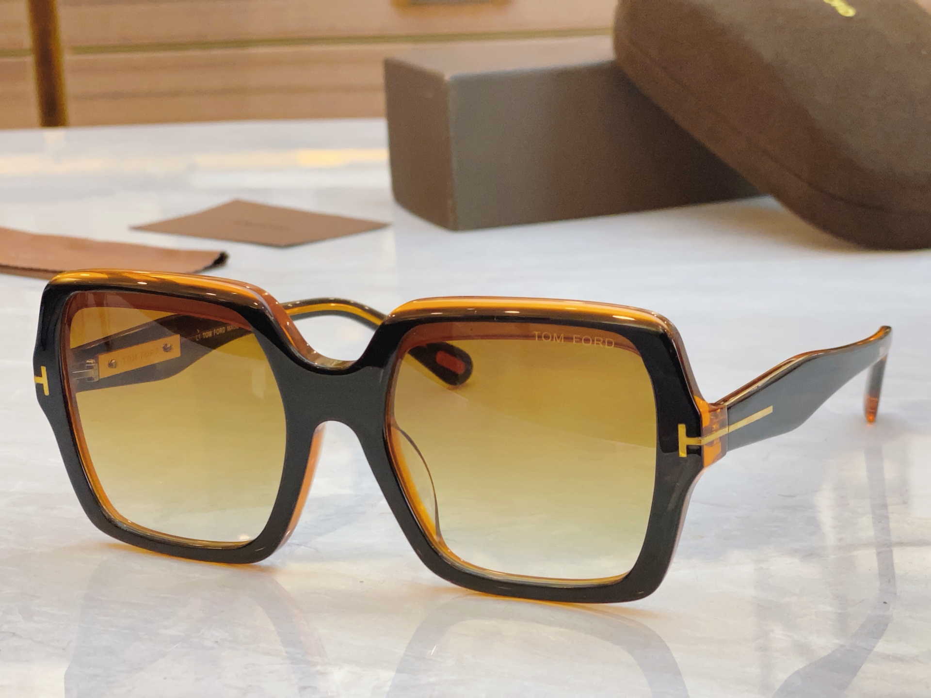 ，【TOM FOR*】汤姆*福特新款太阳镜🕶️，MODEL：FT1194，SIZE：55口21-135