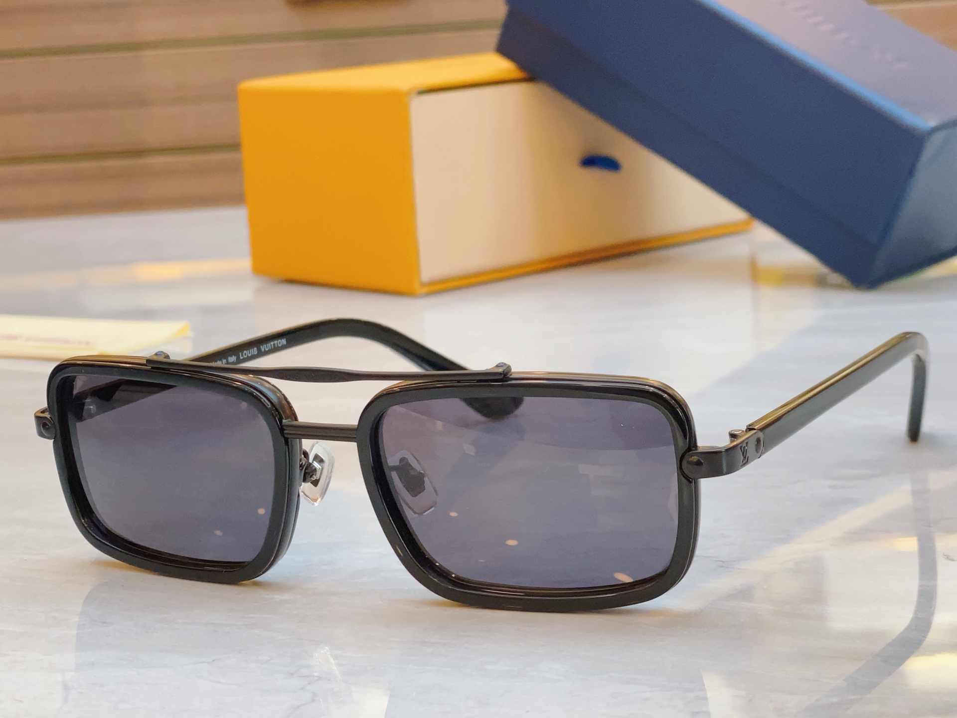 ，【LOUIS VUITTO*】路易*威登新款太阳镜，MODEL：Z2212U，SIZE：54口20-1