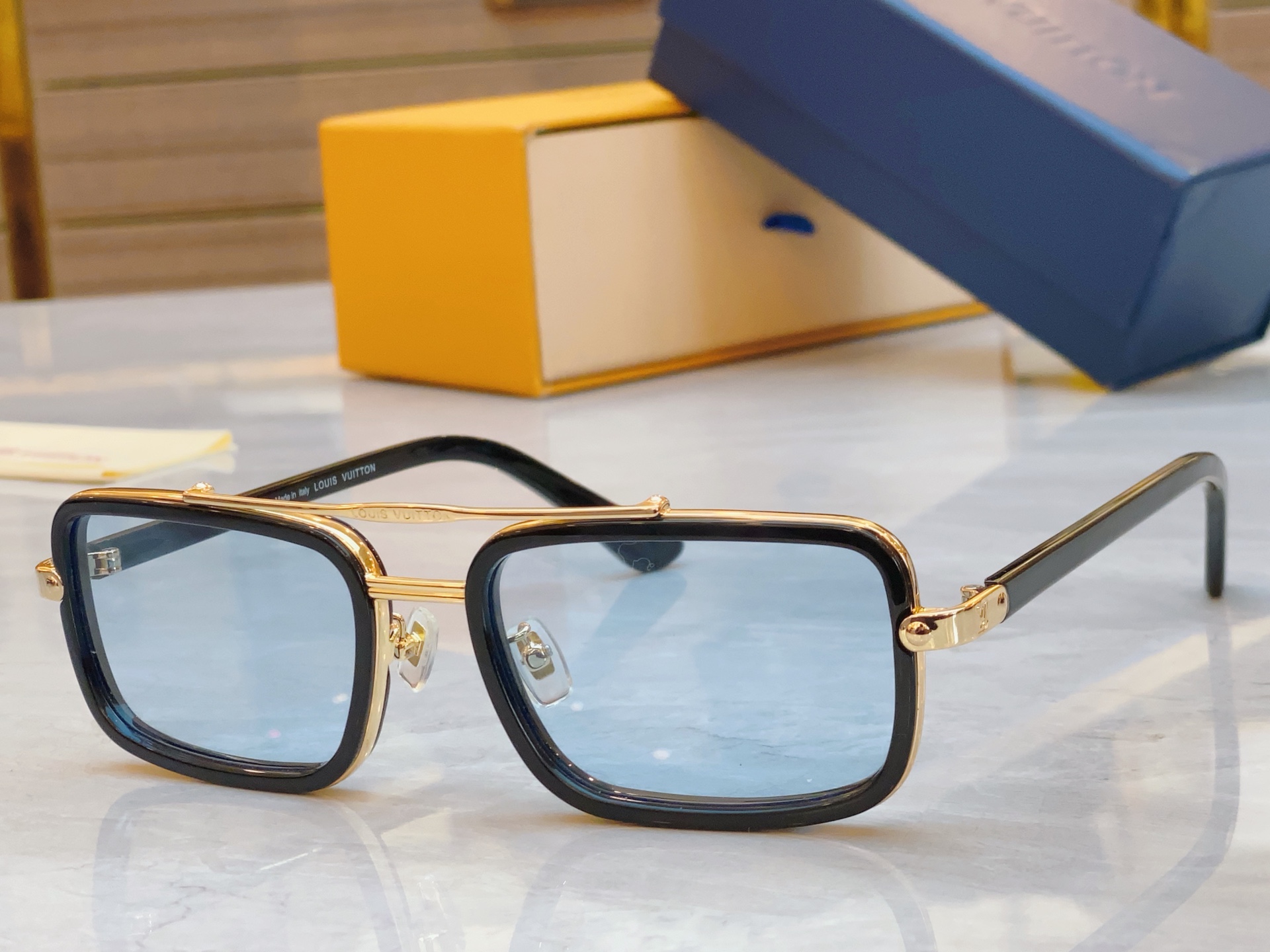 ，【LOUIS VUITTO*】路易*威登新款太阳镜，MODEL：Z2212U，SIZE：54口20-1