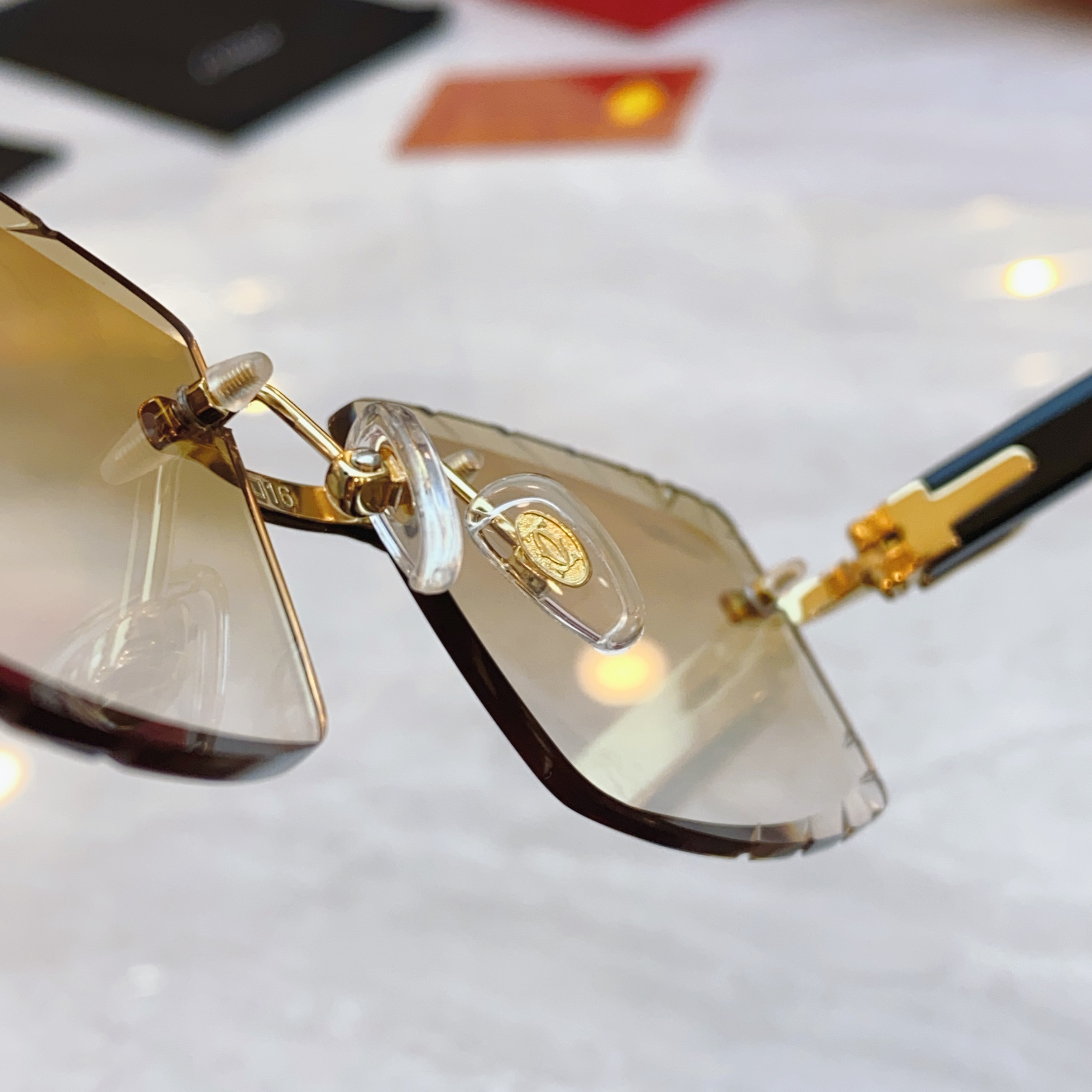 ，【CARTIE*】卡地*亚新款太阳镜，CT0528S，size 60口16-148