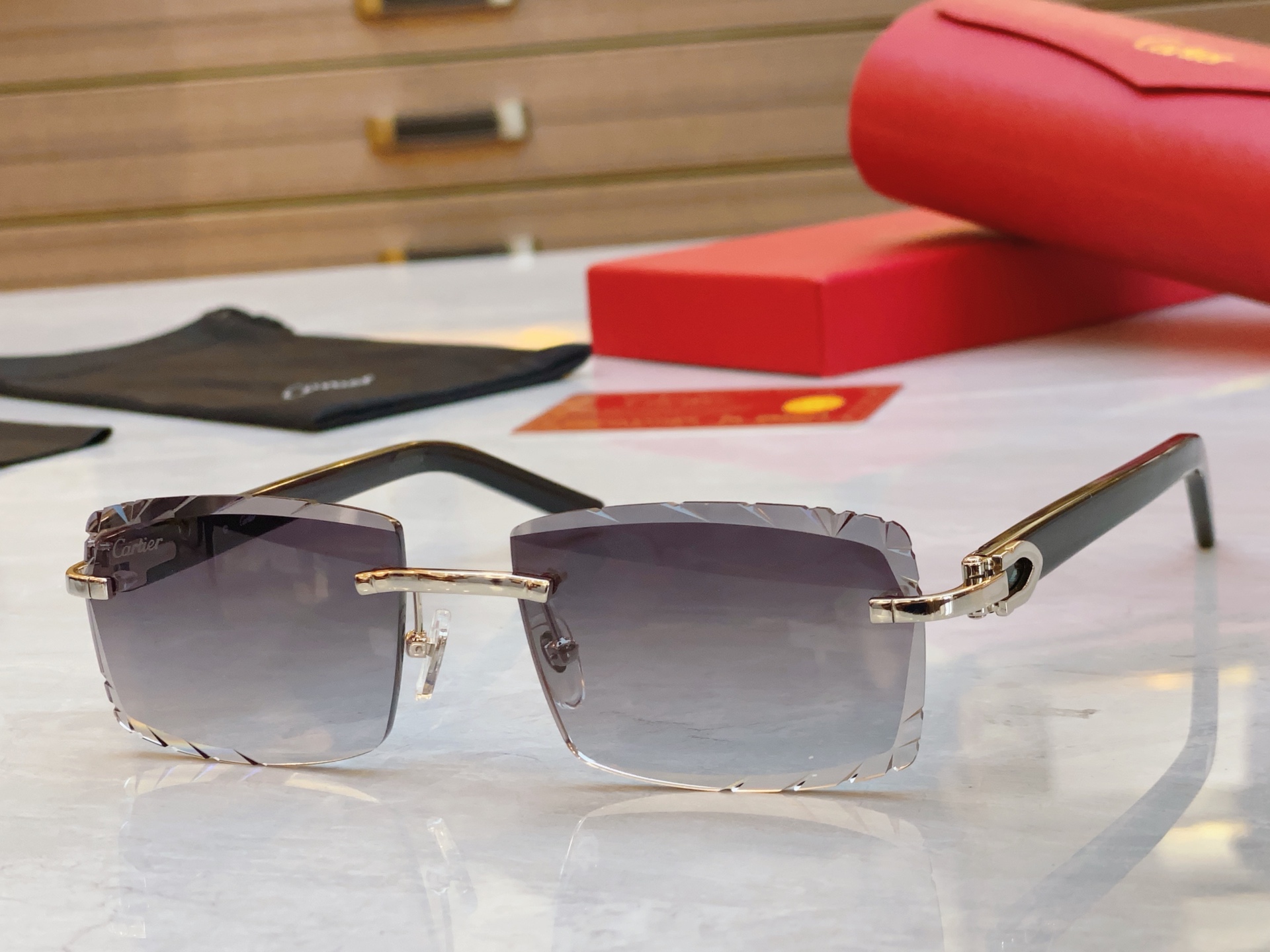 ，【CARTIE*】卡地*亚新款太阳镜，CT0528S，size 60口16-148