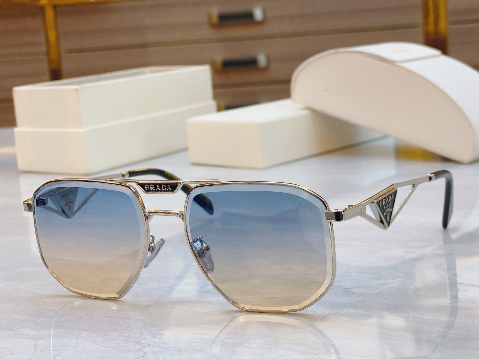 ，【PRAD*】普拉*达新款太阳镜，MODEL：SPR 112W，SIZE：59口18-145