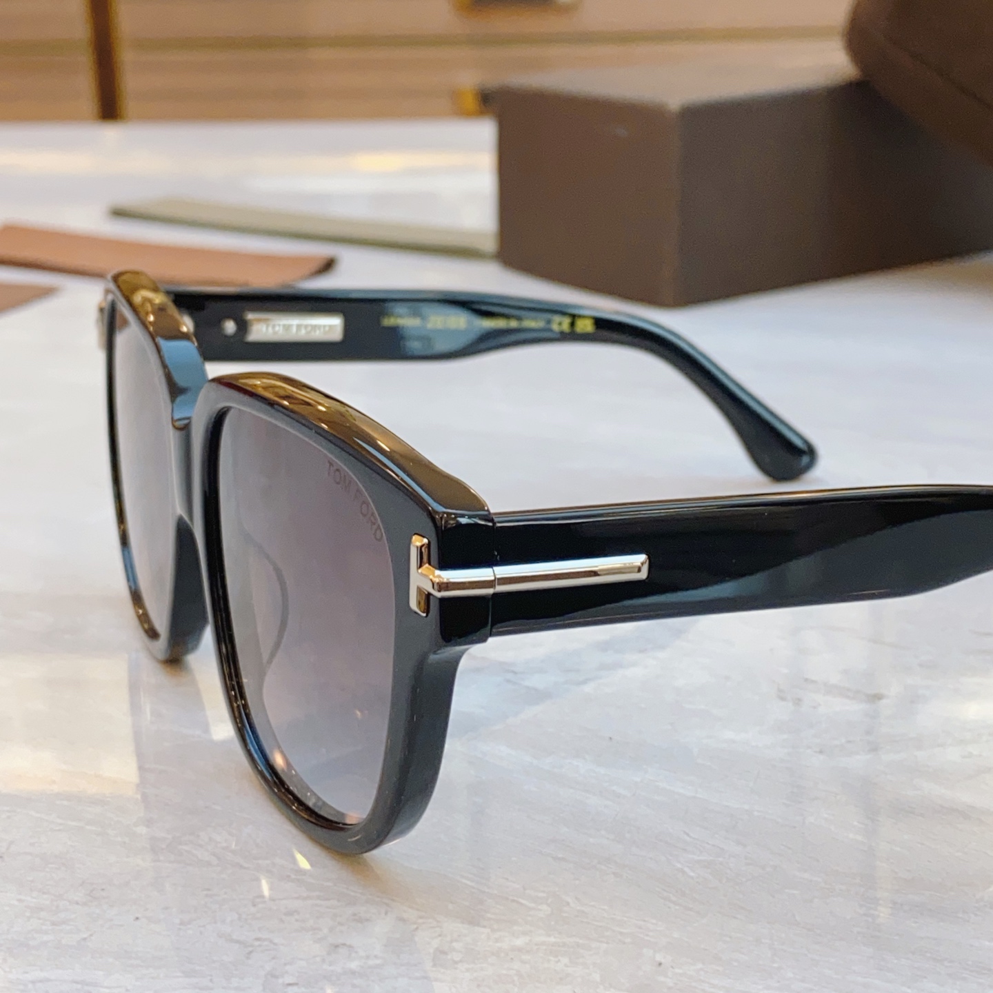 ，【TOM FOR*】汤姆*福特新款太阳镜🕶️，MODEL：FT1236，SIZE：58口19-140