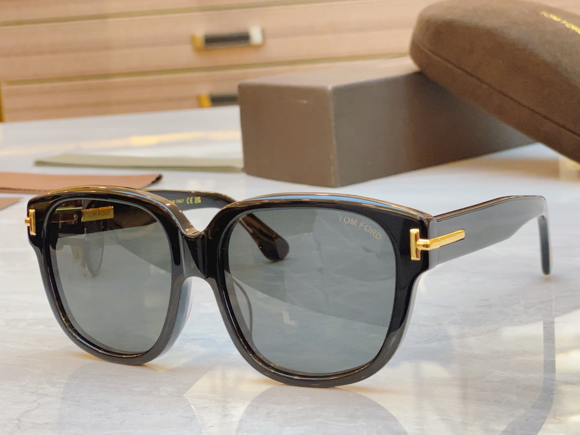 ，【TOM FOR*】汤姆*福特新款太阳镜🕶️，MODEL：FT1236，SIZE：58口19-140