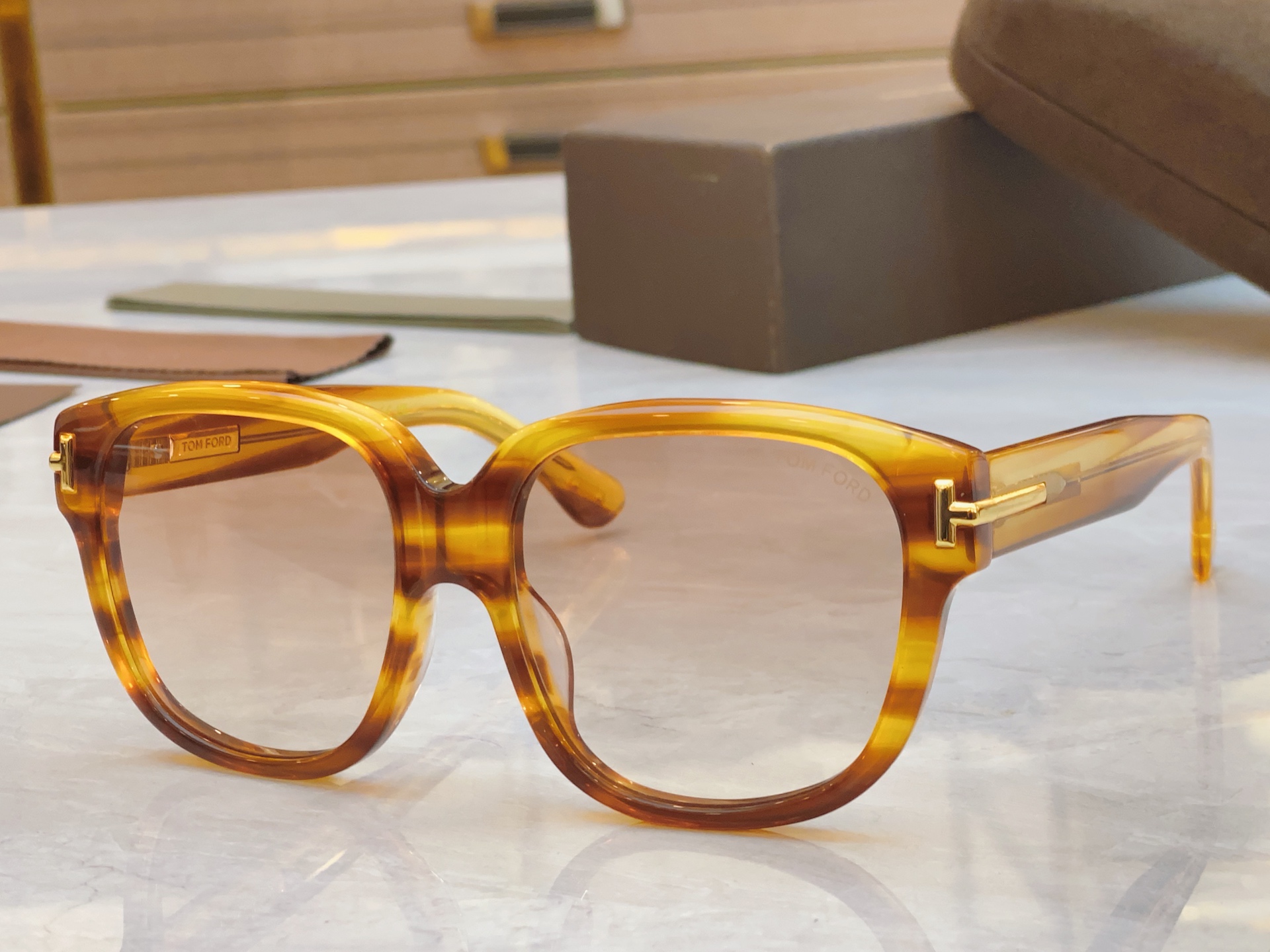 ，【TOM FOR*】汤姆*福特新款太阳镜🕶️，MODEL：FT1236，SIZE：58口19-140