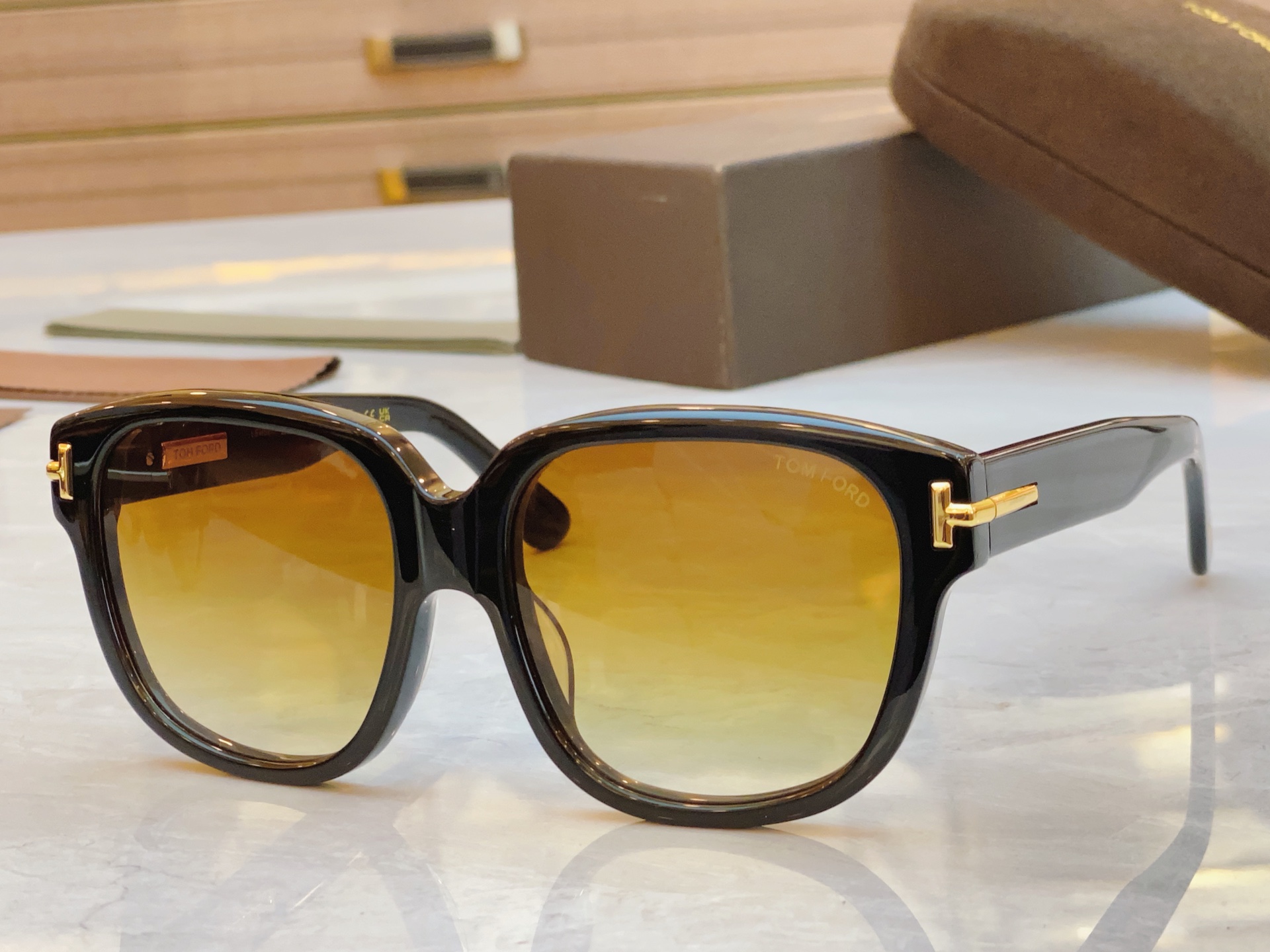 ，【TOM FOR*】汤姆*福特新款太阳镜🕶️，MODEL：FT1236，SIZE：58口19-140