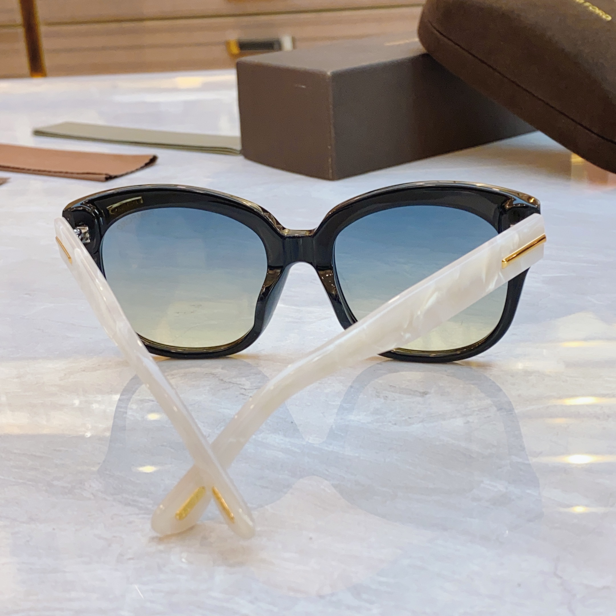 ，【TOM FOR*】汤姆*福特新款太阳镜🕶️，MODEL：FT1235，SIZE：55口20-140
