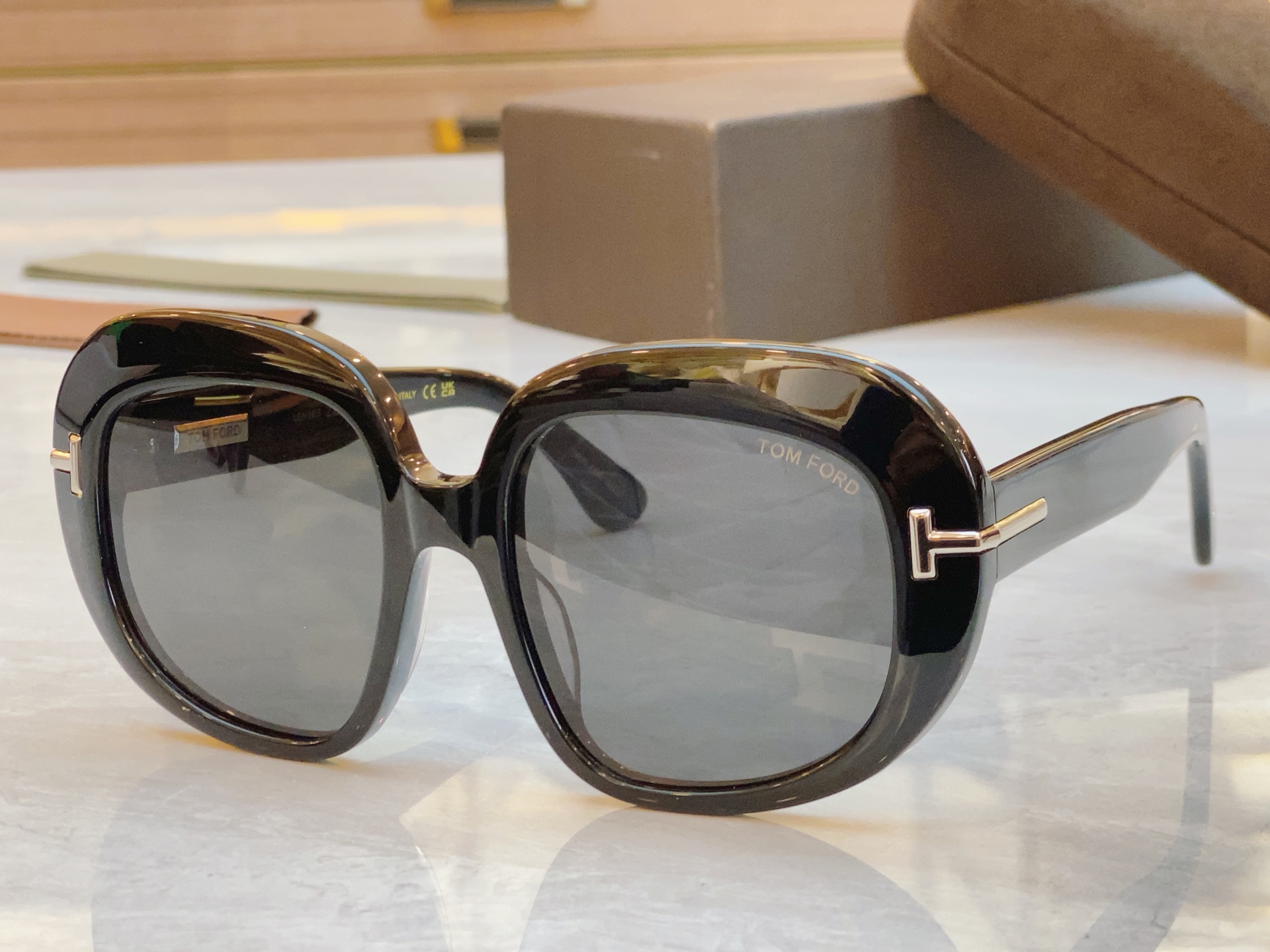 ，【TOM FOR*】汤姆*福特新款太阳镜🕶️，MODEL：FT1237，SIZE：53口19-140