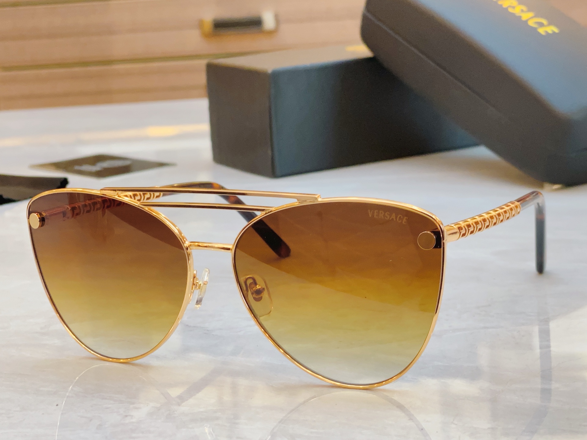 ，【VERSAC*】范思*哲新款太阳镜，MODEL：VE 6765，SIZE：65口15-145