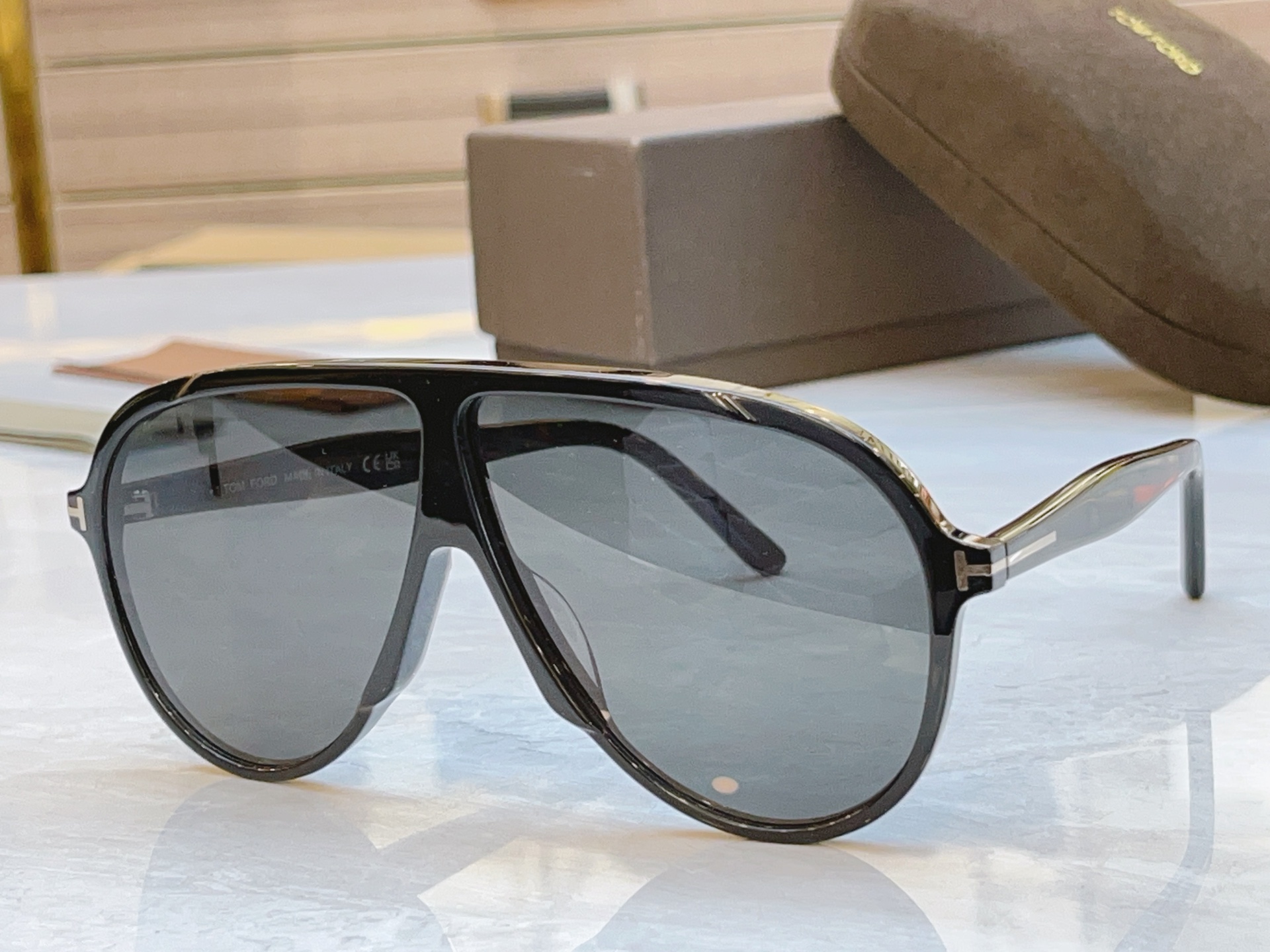 ，【TOM FOR*】汤姆*福特新款太阳镜🕶️，MODEL：FT1211，SIZE：65口5-140