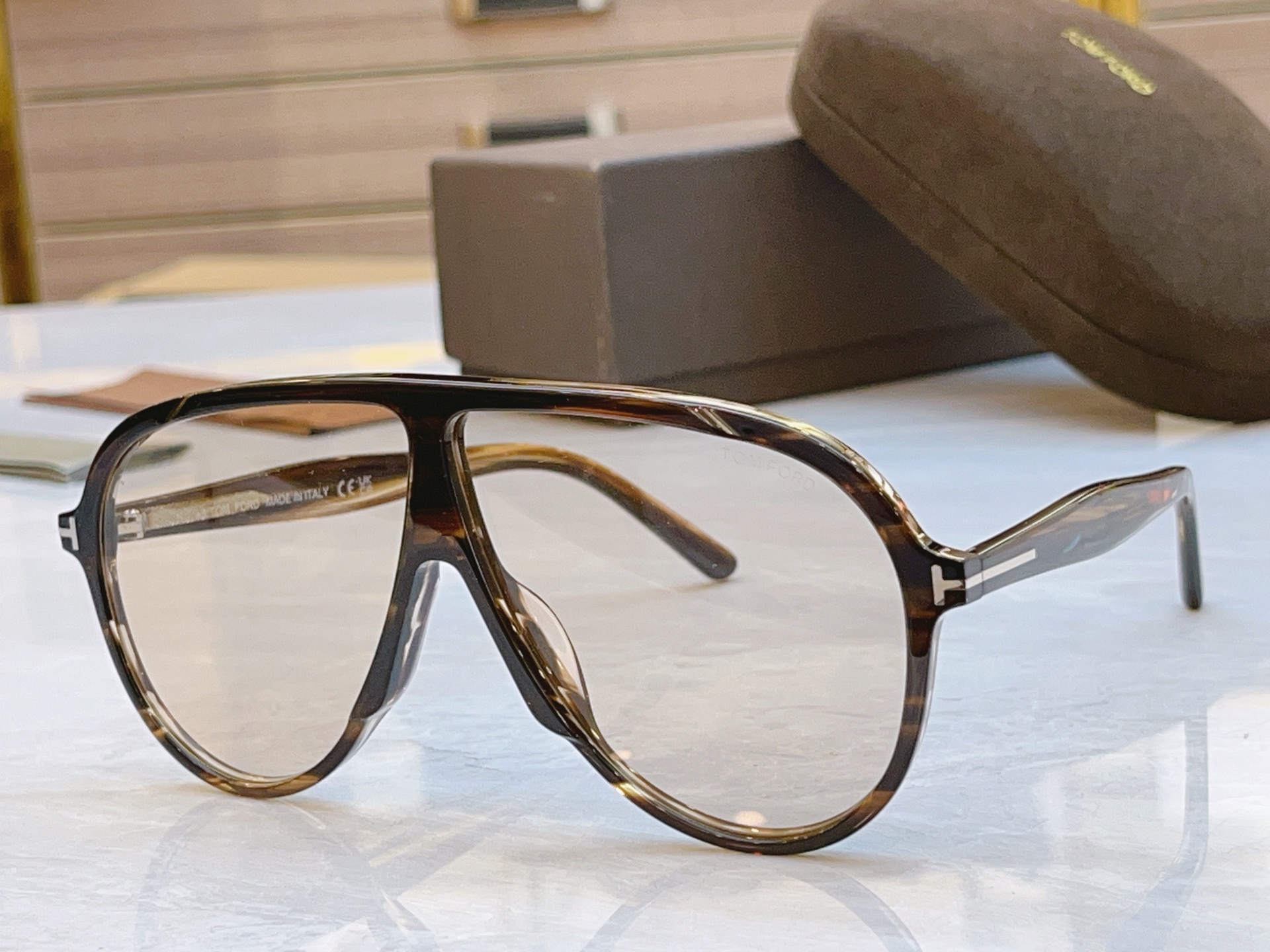 ，【TOM FOR*】汤姆*福特新款太阳镜🕶️，MODEL：FT1211，SIZE：65口5-140