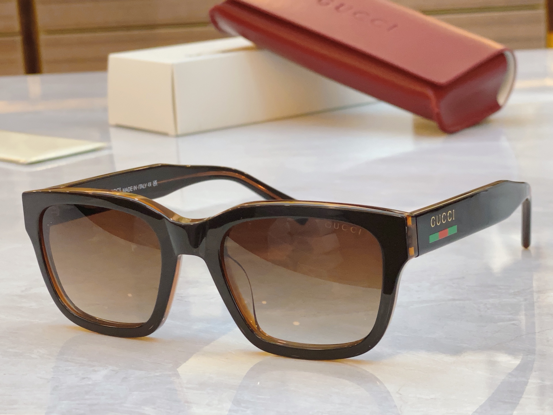 ，【GUCC*】古*驰新款太阳镜，MODEL：GG1857SK，SIZE：51口20-140