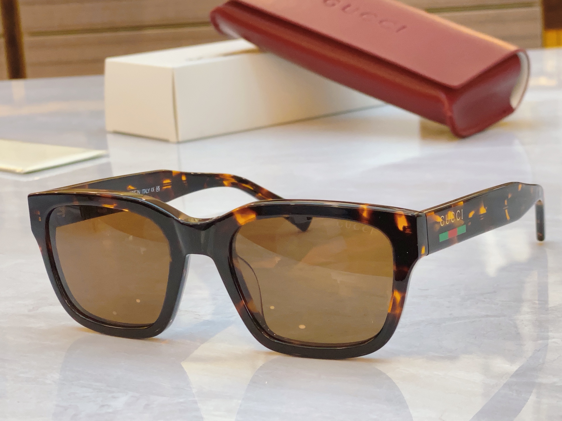 ，【GUCC*】古*驰新款太阳镜，MODEL：GG1857SK，SIZE：51口20-140