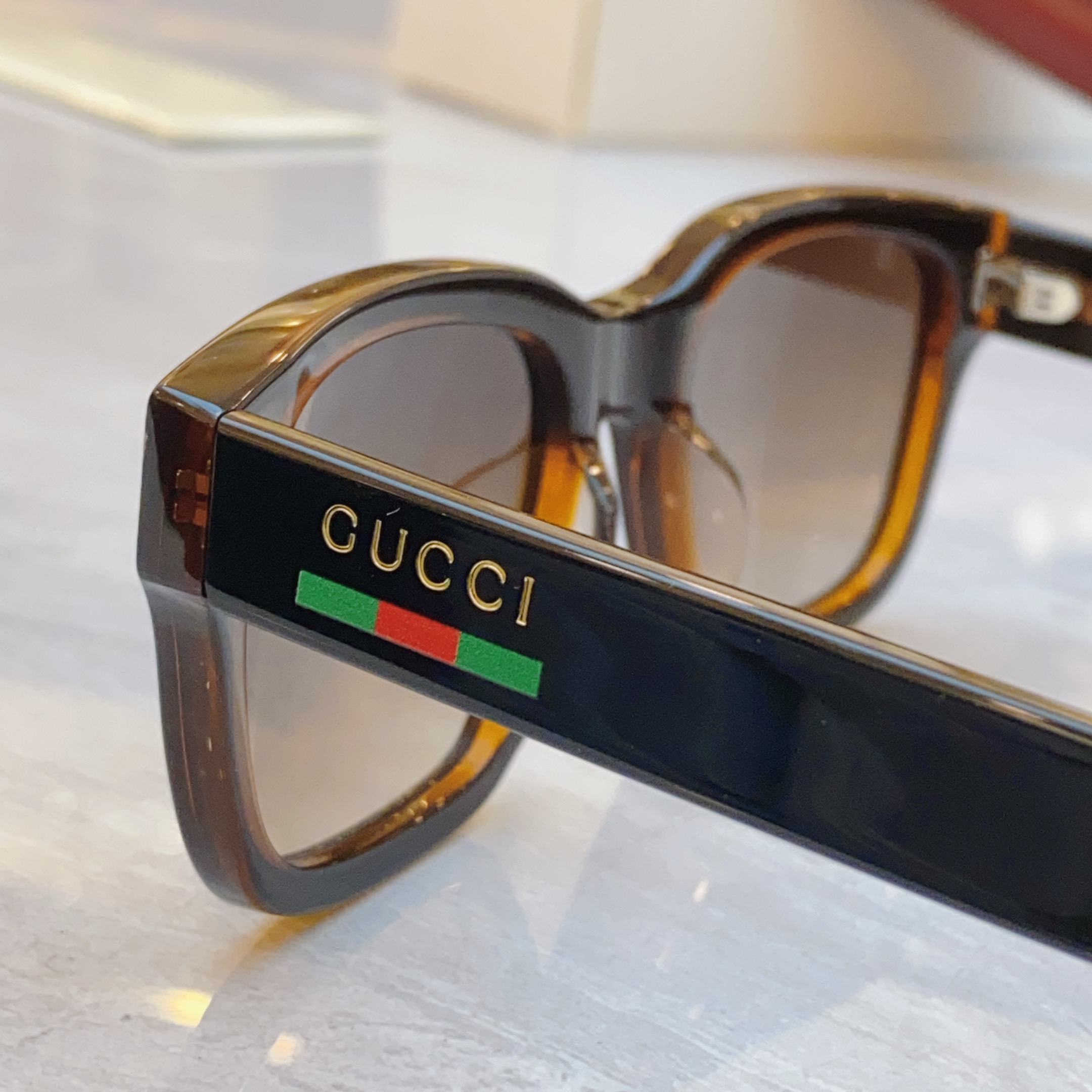 ，【GUCC*】古*驰新款太阳镜，MODEL：GG1857SK，SIZE：51口20-140