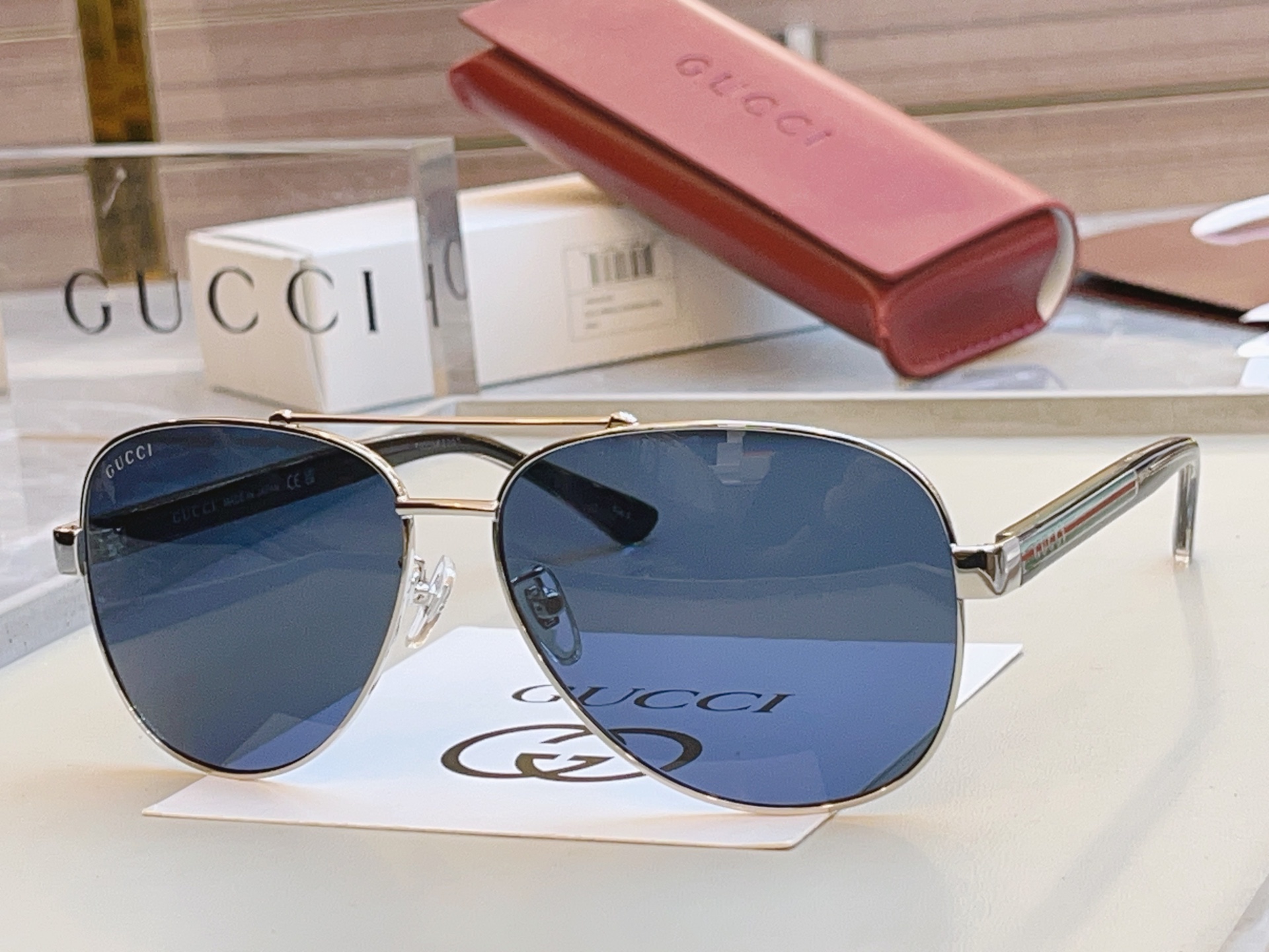 ， 齐色到了 高品质【GUCC*】古*驰 GG0528S 超经典蛤蟆款 高品质 新款金属墨镜 蛤蟆镜男女
