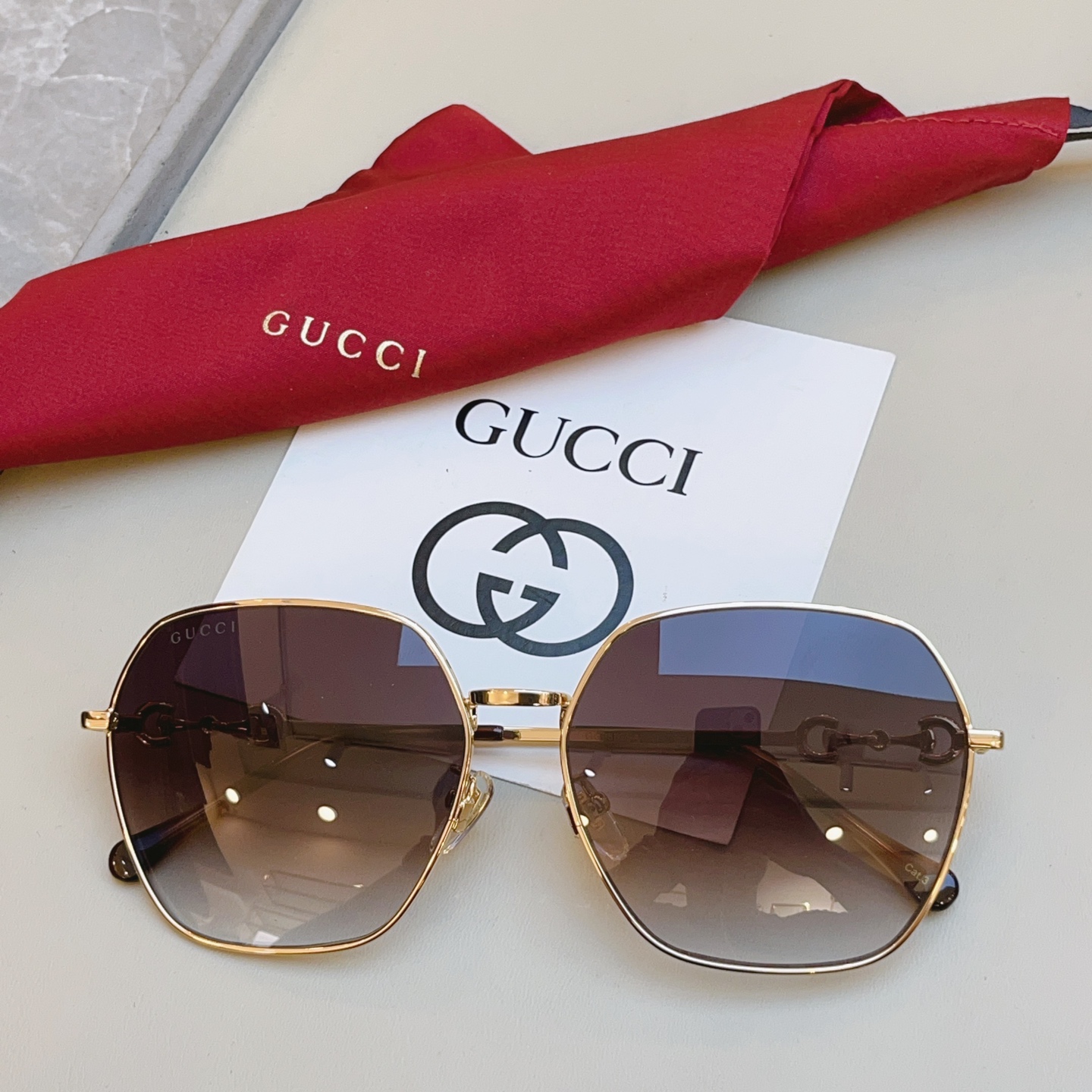马衔扣倪妮 鹿晗同款 高品质一比一，条码袋子包装【GUCC*】古*驰 GG0882SA 墨镜女方框1955系列古驰太阳镜