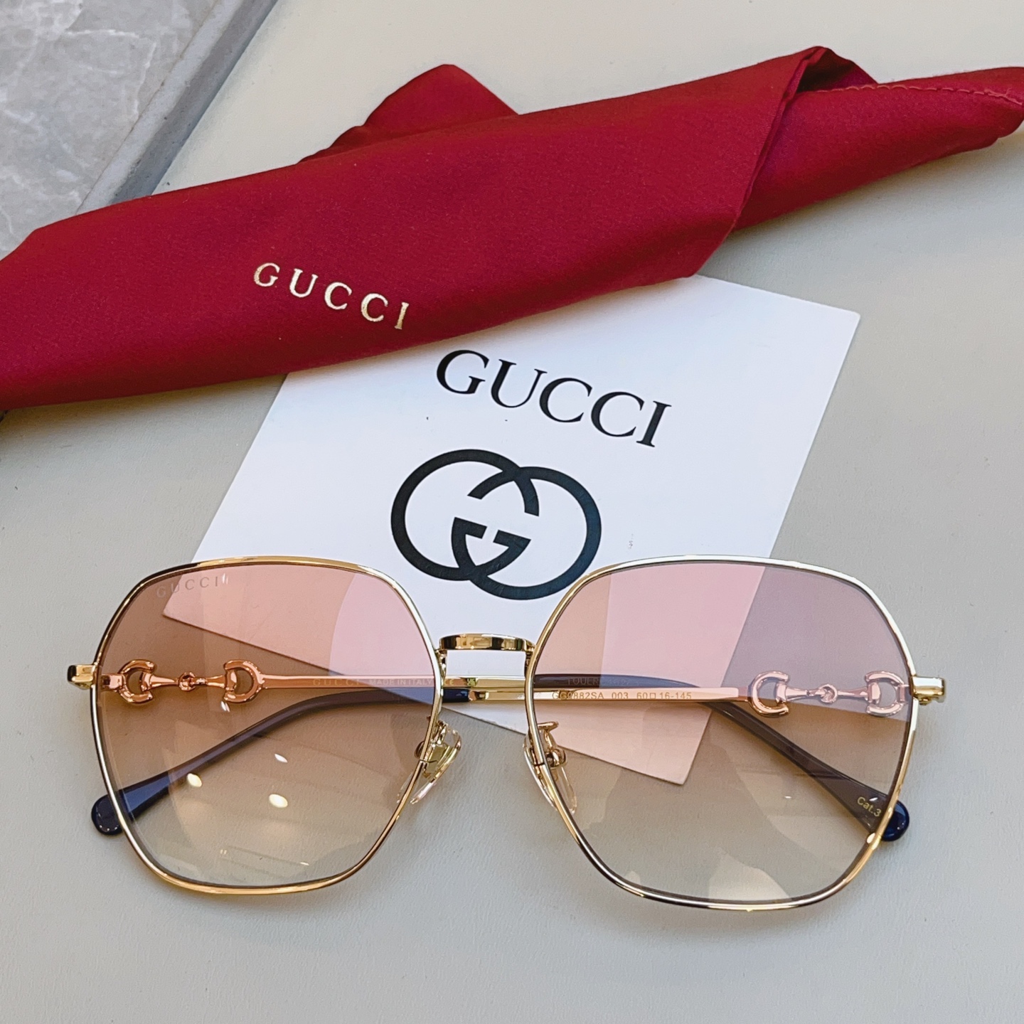 马衔扣倪妮 鹿晗同款 高品质一比一，条码袋子包装【GUCC*】古*驰 GG0882SA 墨镜女方框1955系列古驰太阳镜