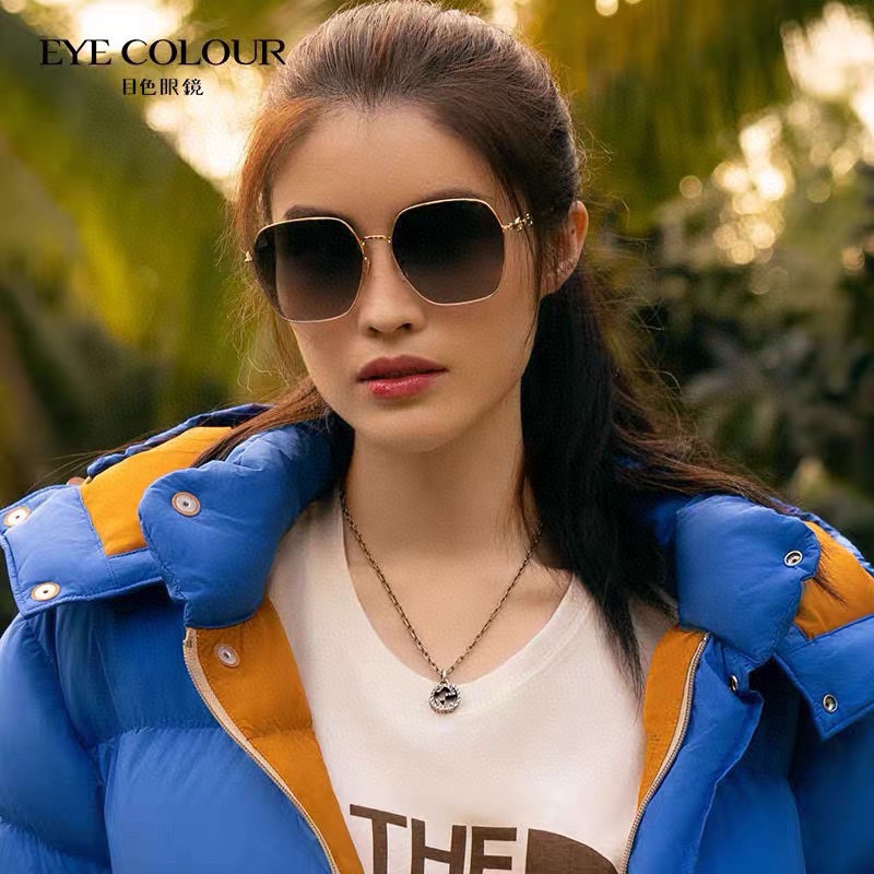 马衔扣倪妮 鹿晗同款 高品质一比一，条码袋子包装【GUCC*】古*驰 GG0882SA 墨镜女方框195